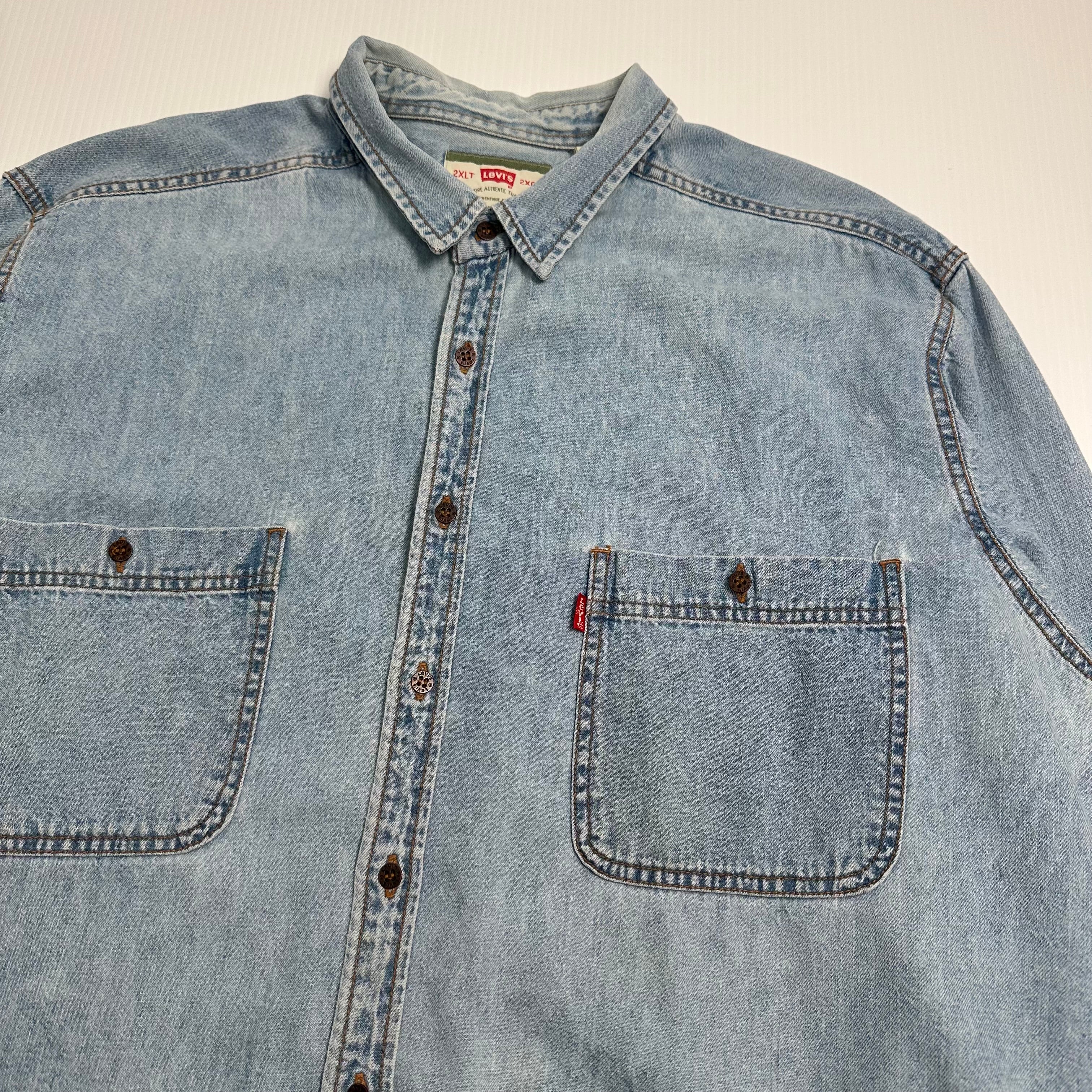 Vintage Levi's Light Wash Faded Denim Button-Up XXL