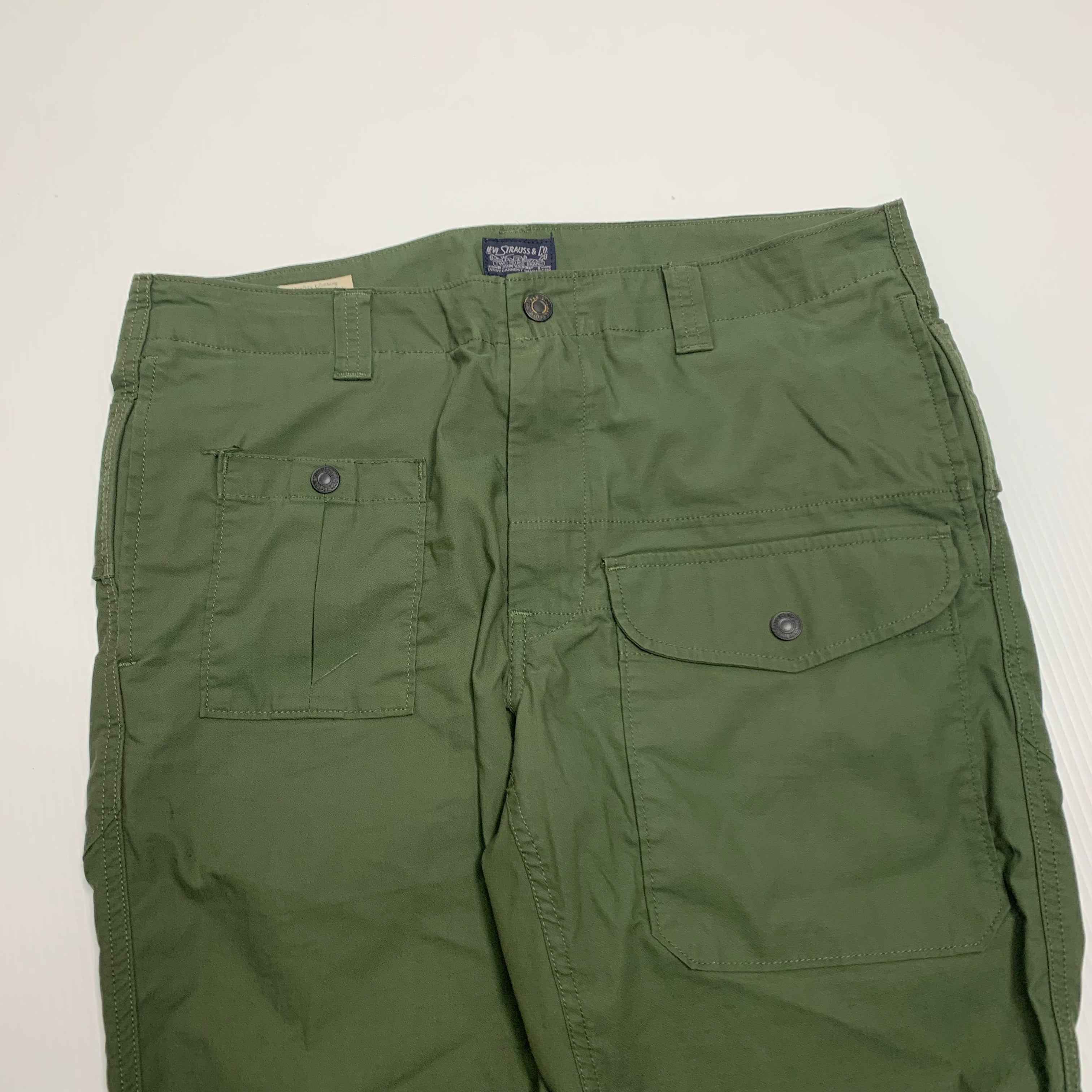 Levi’s Olive Cargo Pants 35