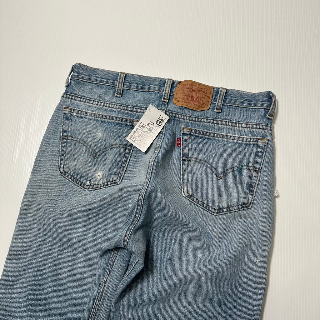 Vintage Levi's Light Wash Distressed Denim 33