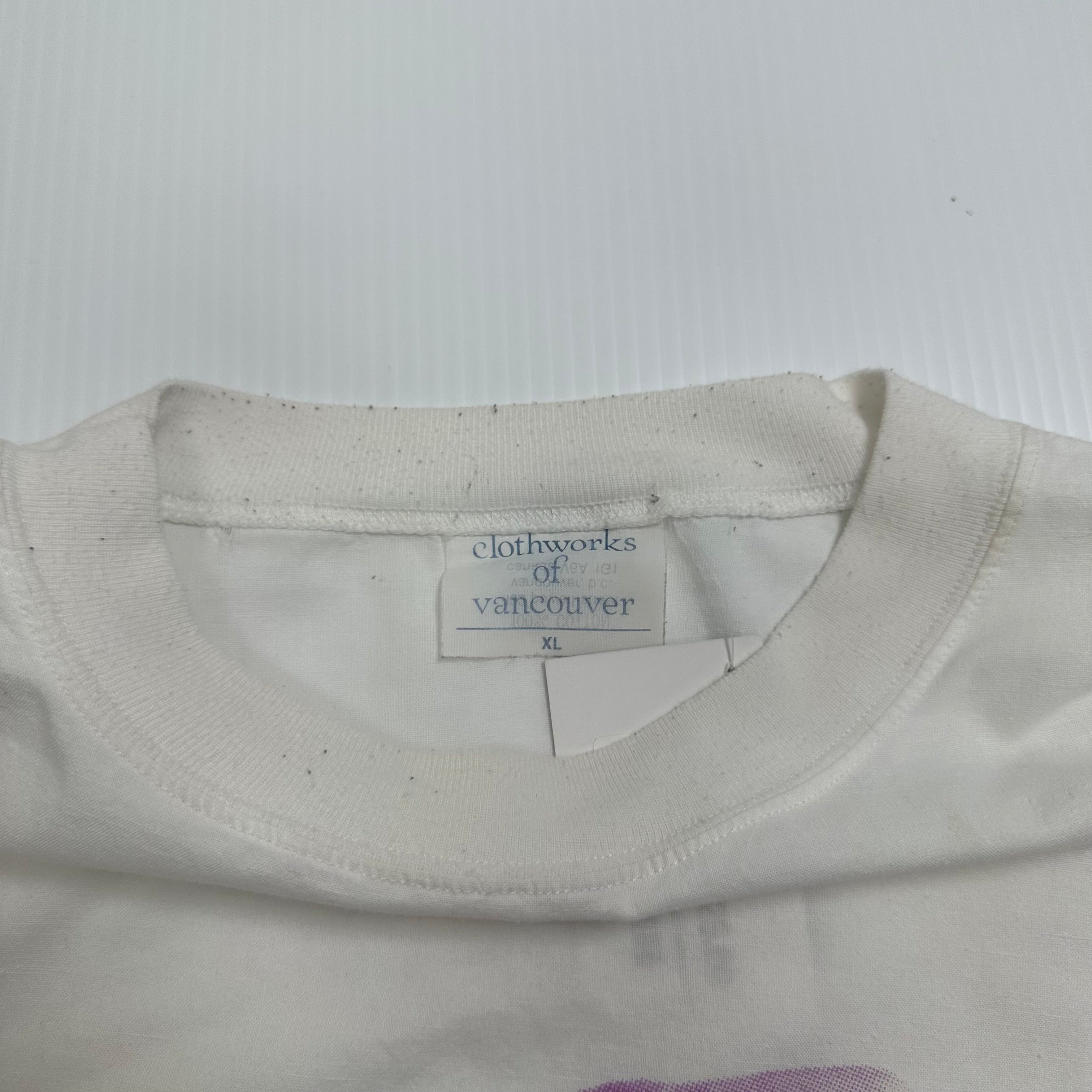 Vintage Dancing On The Edge Light Crewneck XL