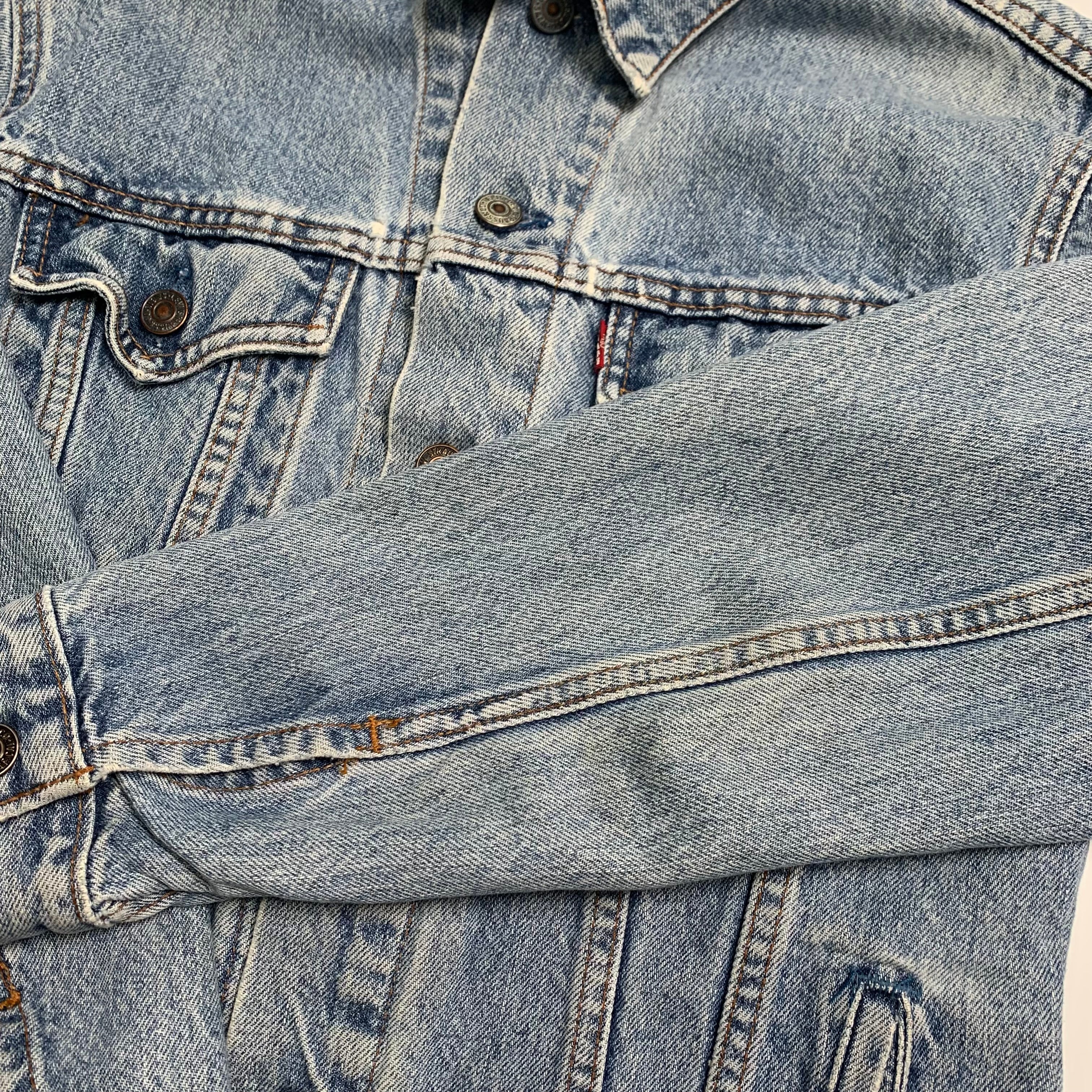Vintage Light Wash Levi's Denim Jacket Women's XL