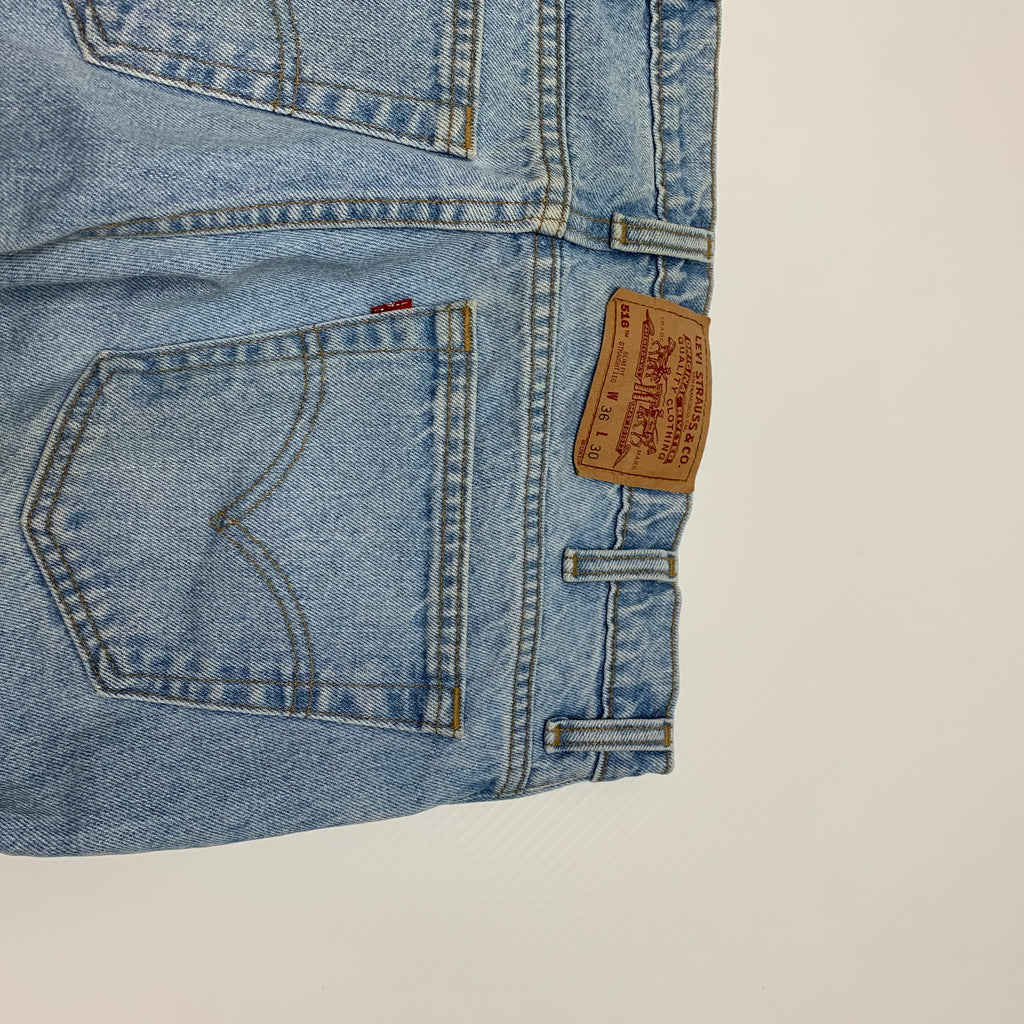 Vintage Light Wash Levi’s 516 34x28