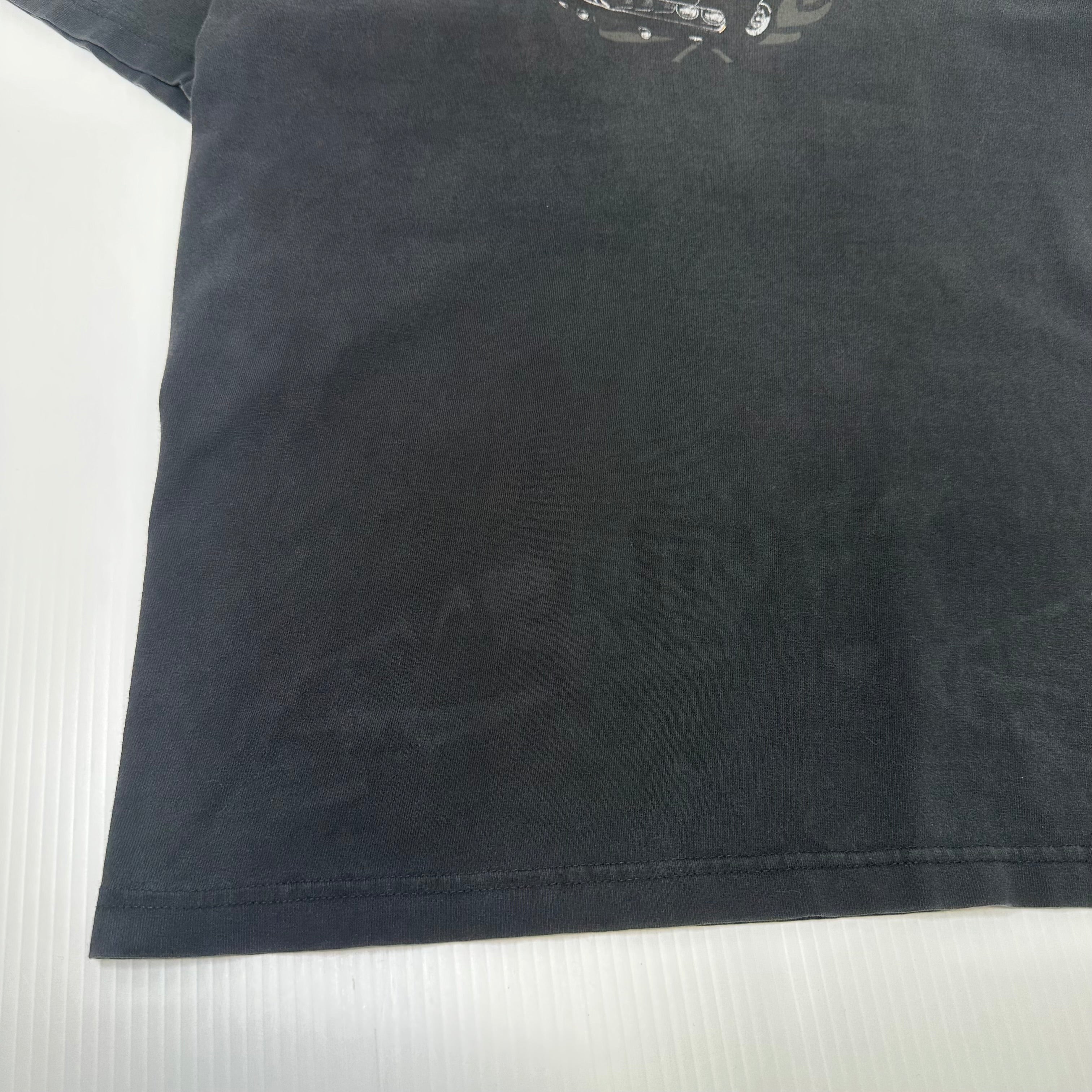 Y2K Airwalk Classic Car Skate Tee L