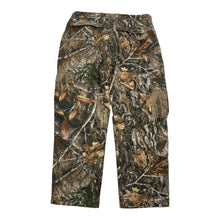 Load image into Gallery viewer, Realtree Camouflage Cargo Pants 34
