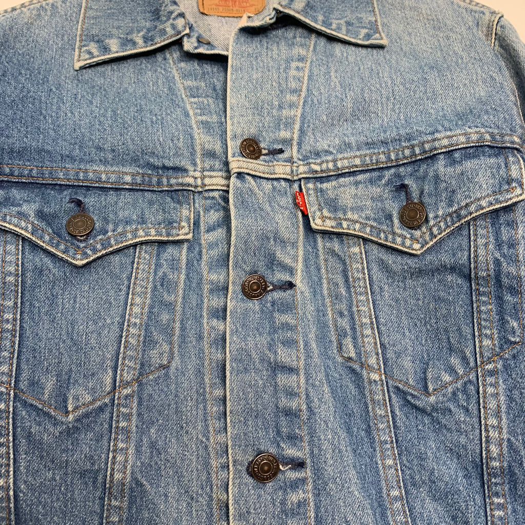 Vintage Light Wash Levi’s Denim Jacket S