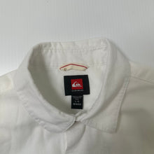 Load image into Gallery viewer, Quiksilver Short Sleeve Button Up Shirt L
