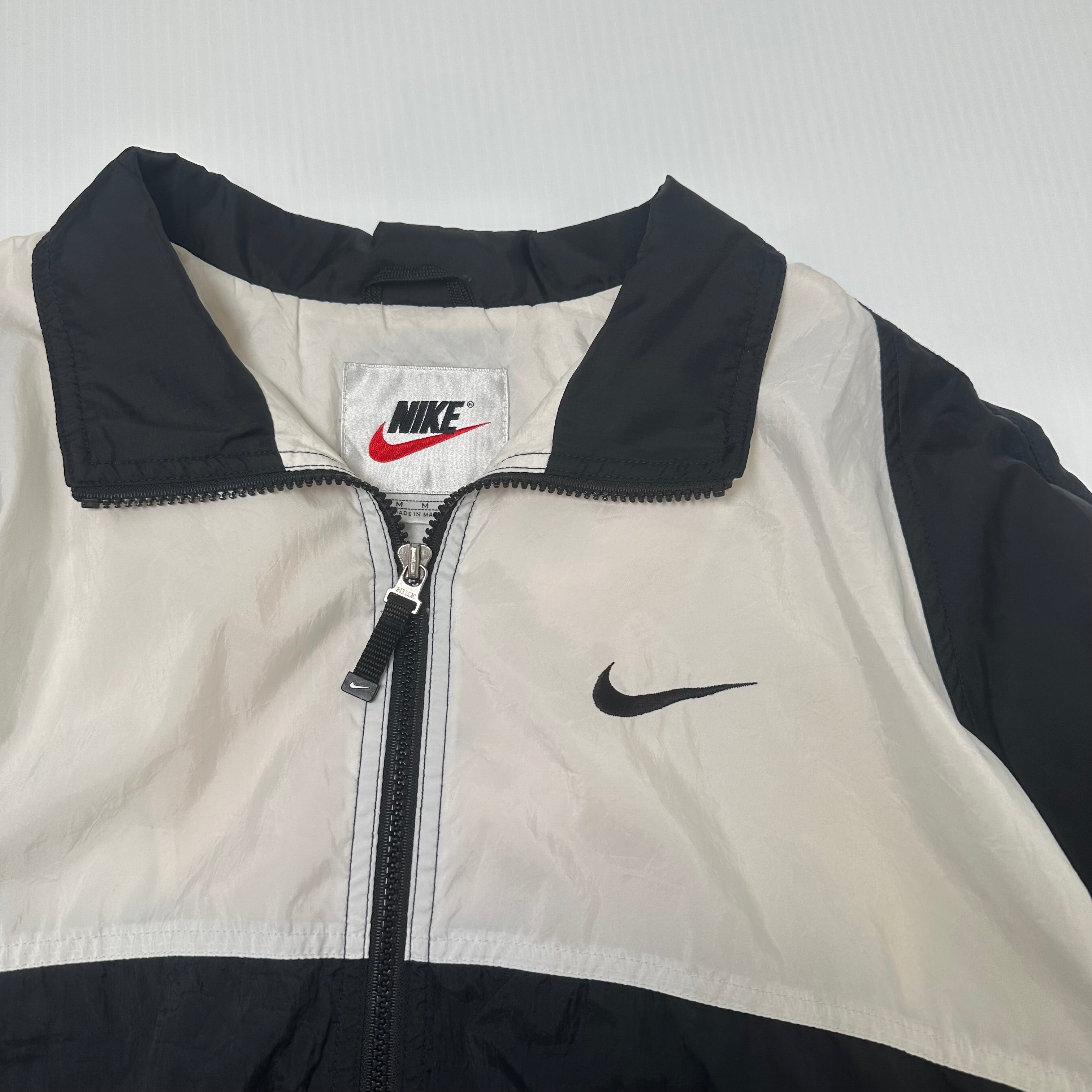 Nike – Gone Again Vintage