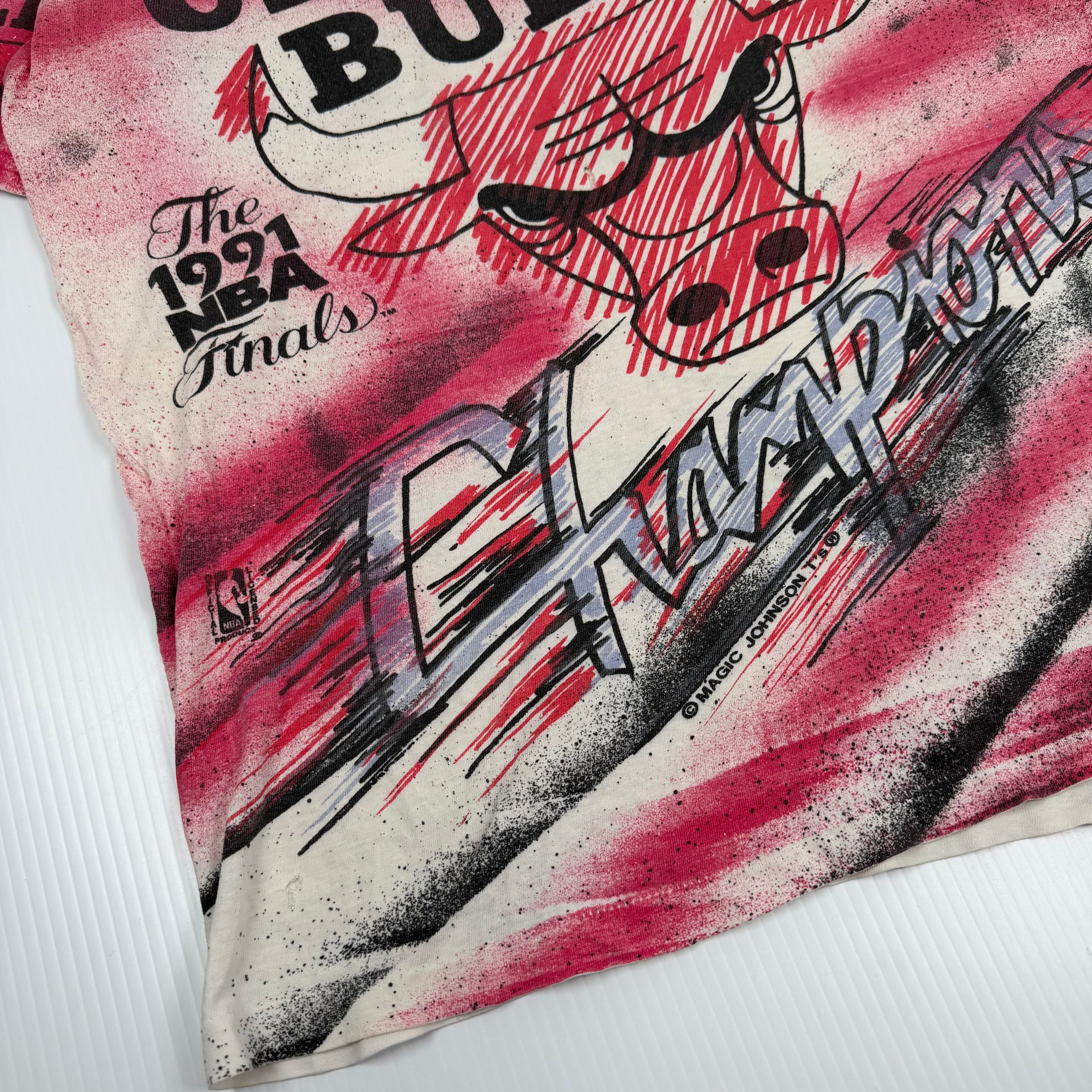 90s Magic Johnson T's Chicago Bulls AOP Tee L