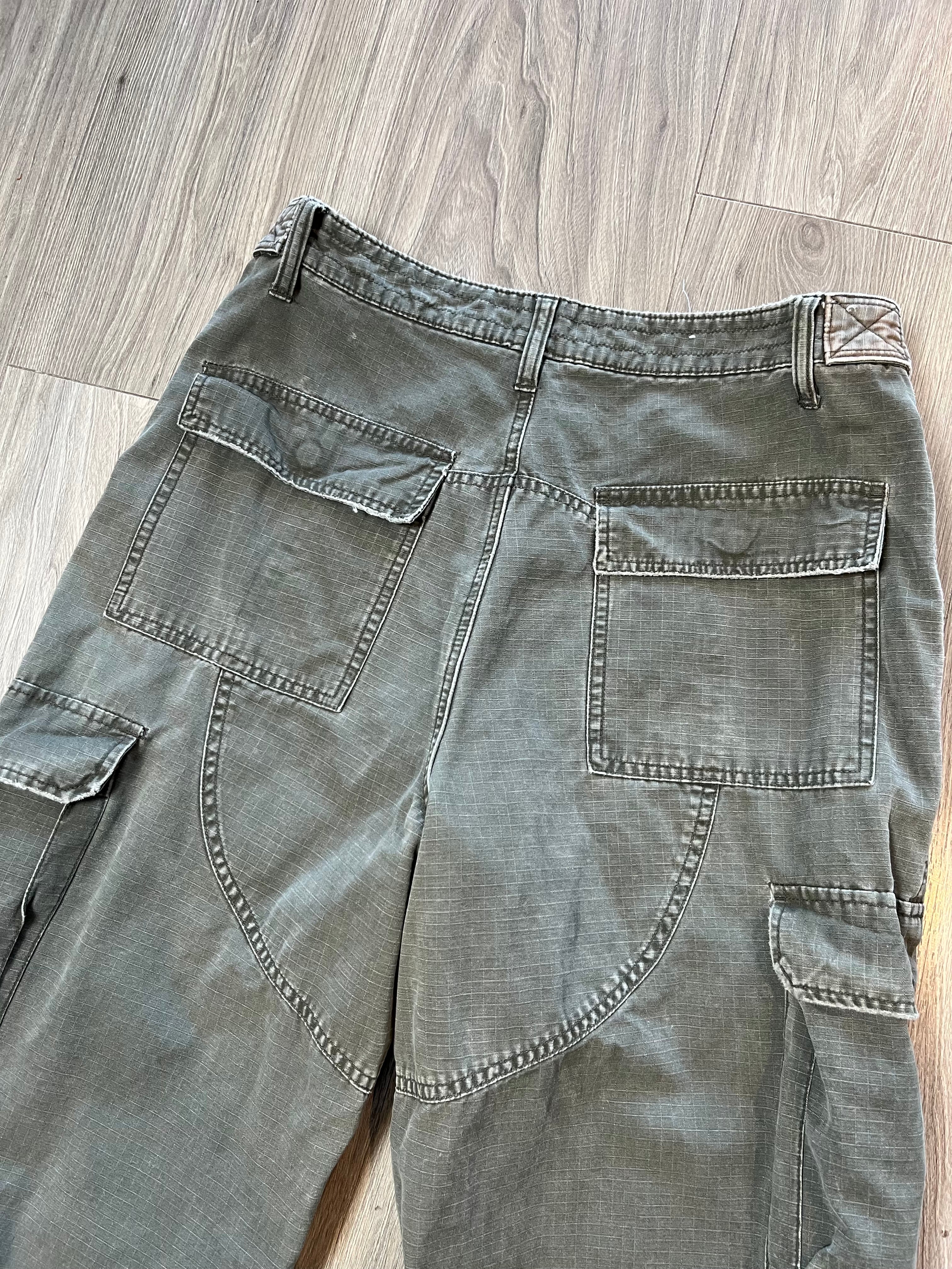 Mossimo Baggy Cargo Ripstop Pants 32