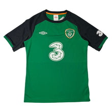 Load image into Gallery viewer, Umbro Ireland Away Training Kit M
