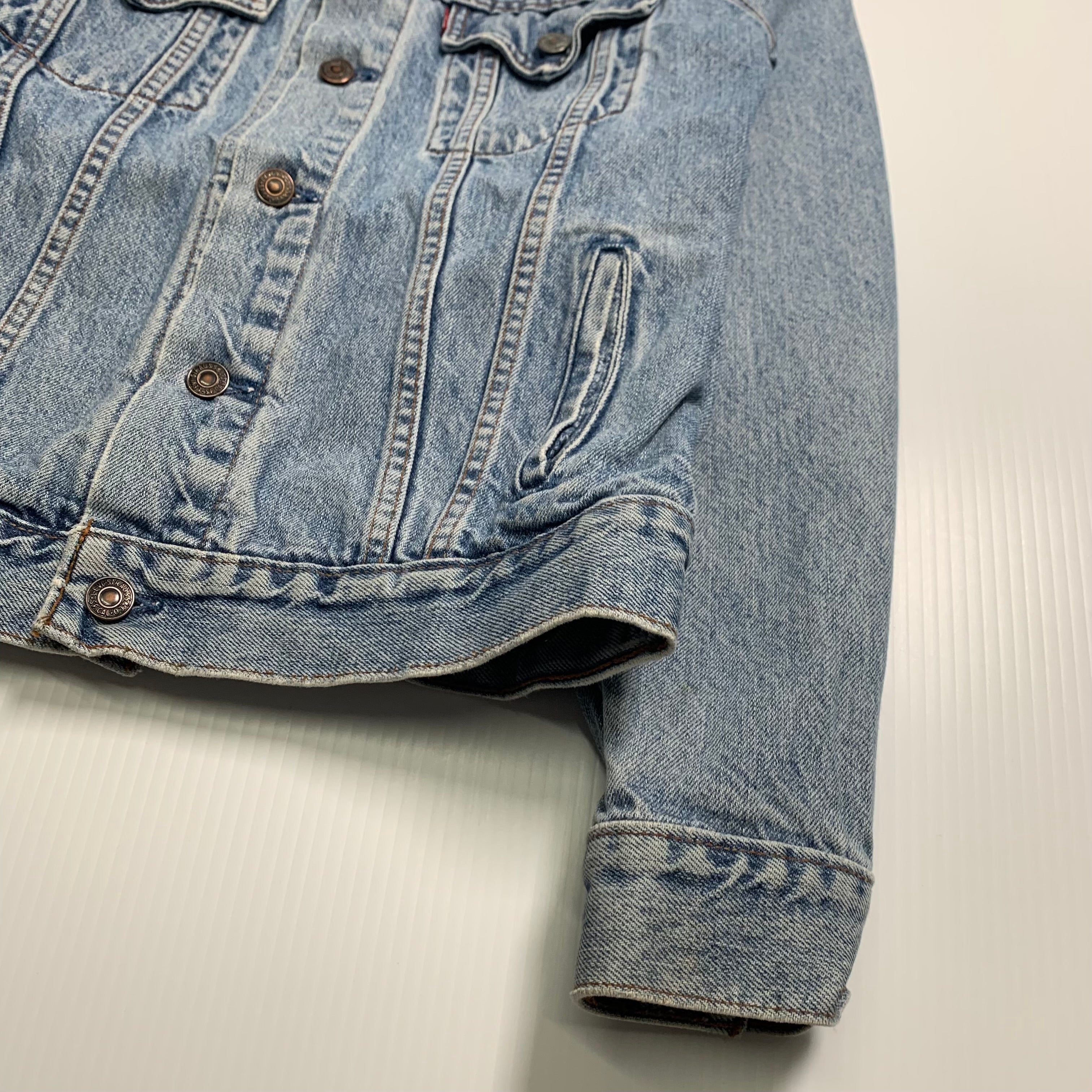 Vintage Light Wash Levi's Denim Jacket Women's XL