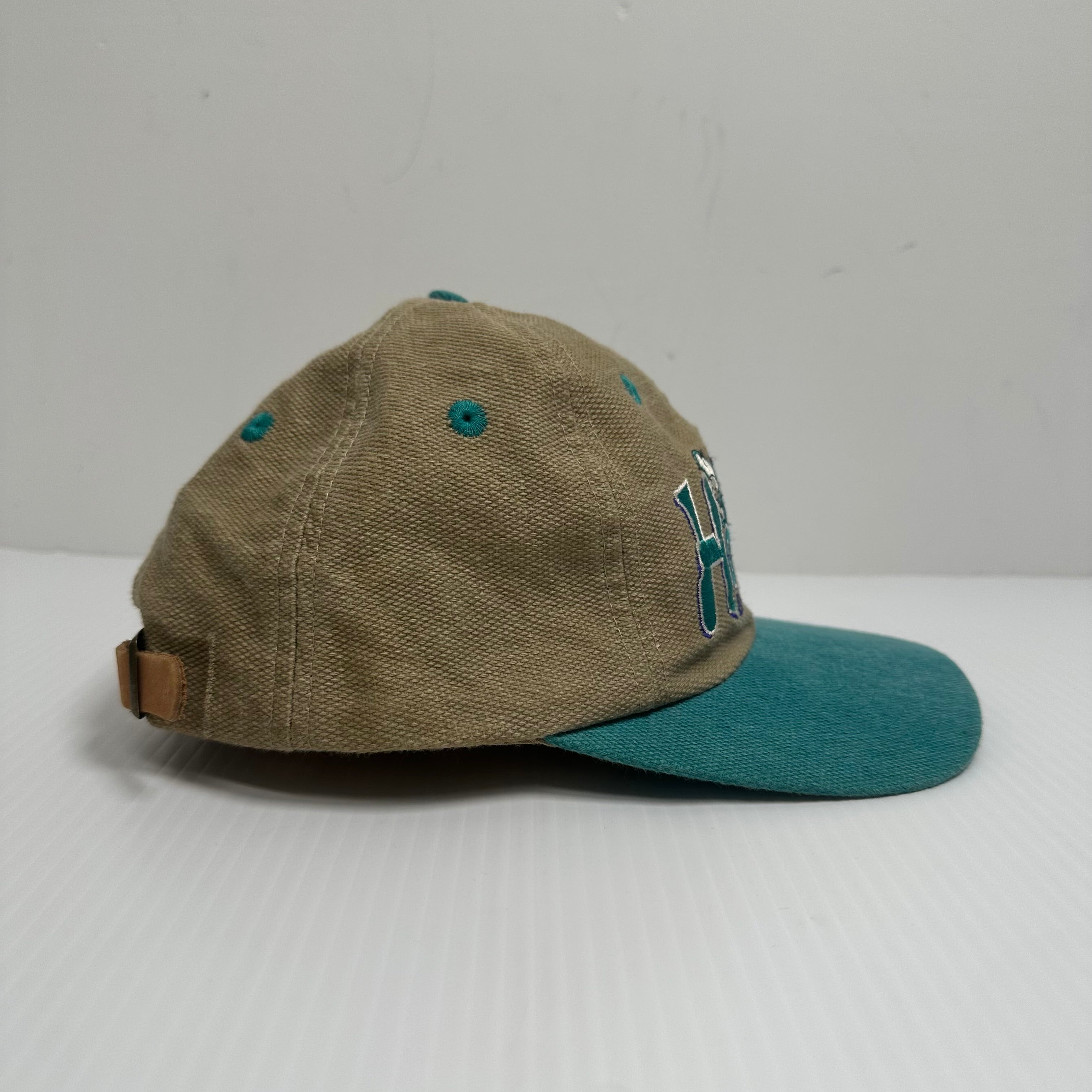 Vintage Logo Athletic Charlotte Hornets Strapback Hat