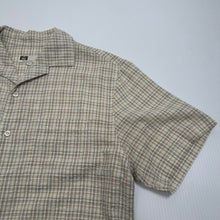 Load image into Gallery viewer, Tilley Plaid Short Sleeve Button Up Shirt M
