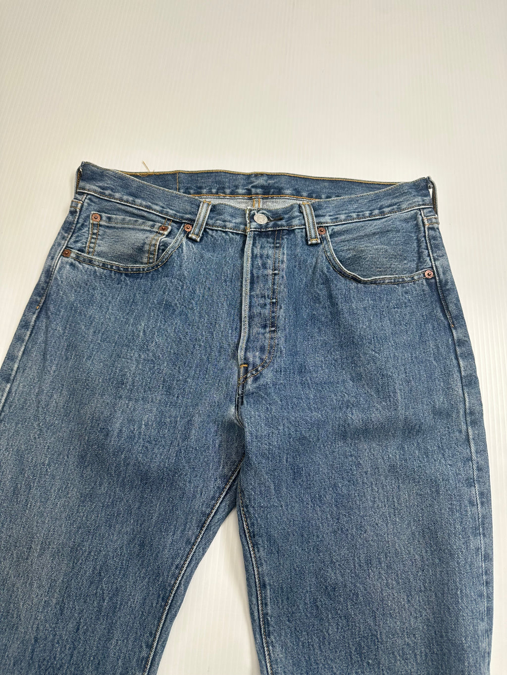 Vintage Levi's 501 Medium Wash Denim 33