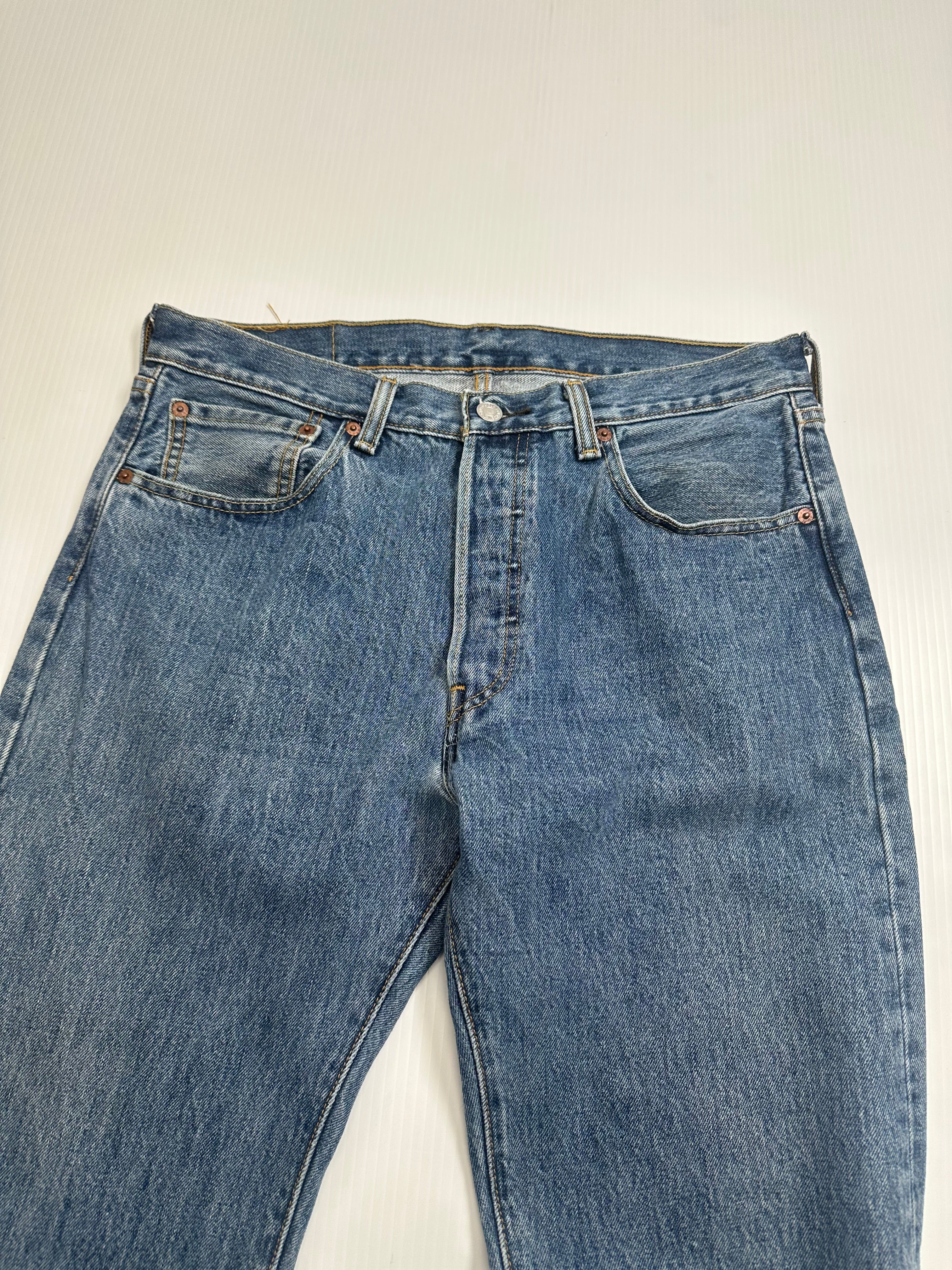 Vintage Levi's 501 Medium Wash Denim 33