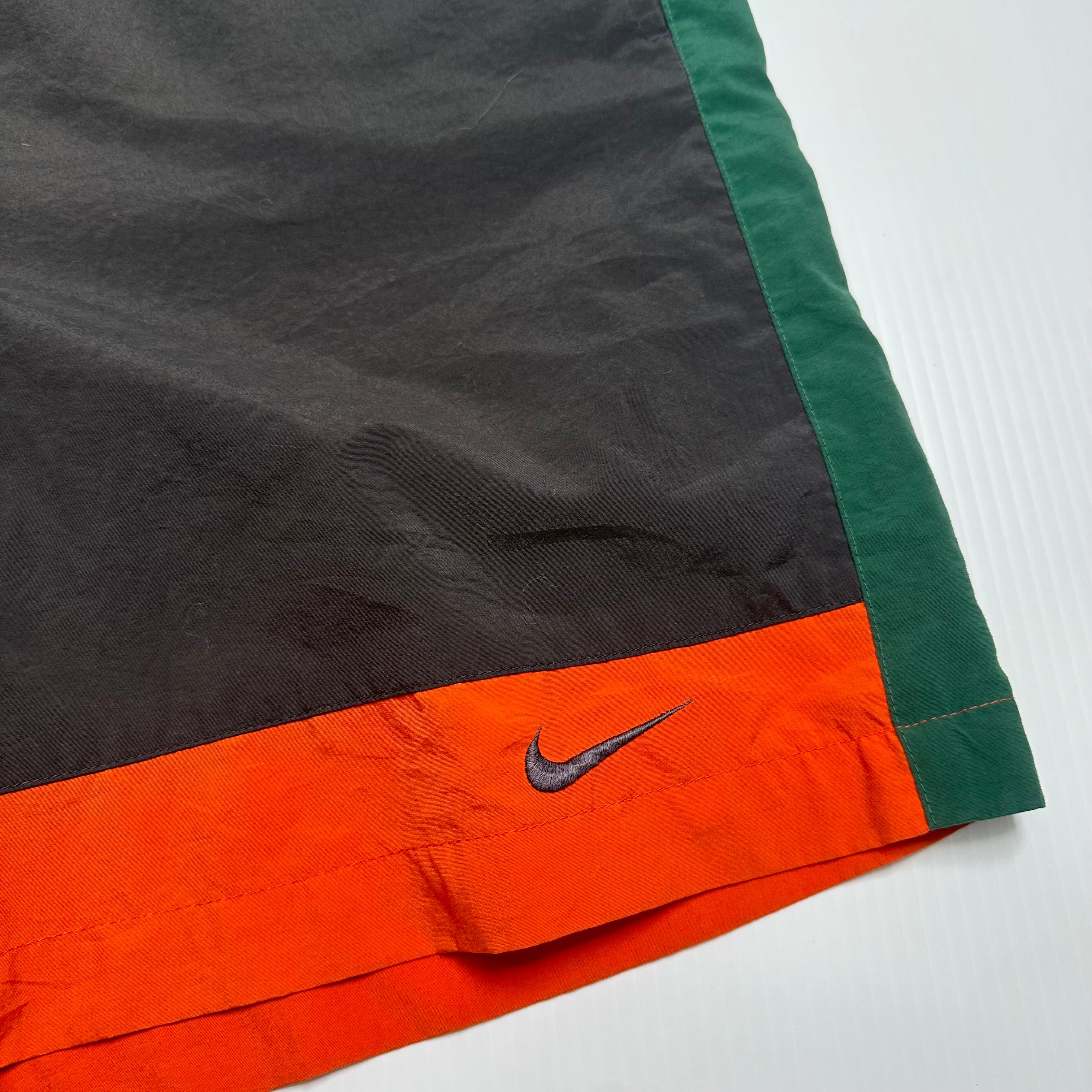 90s Nike Mini Swoosh Shorts L