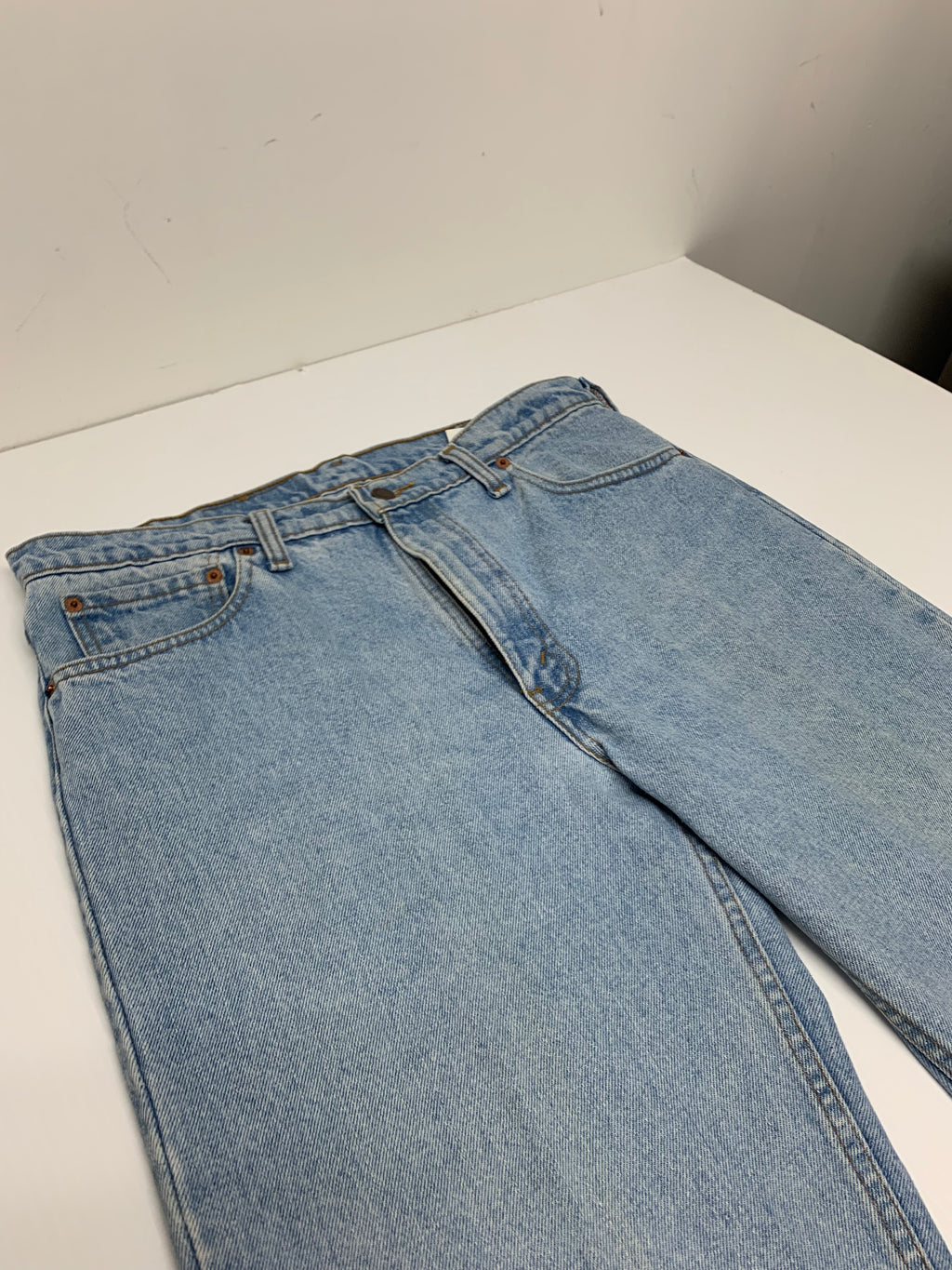 Vintage Light Wash Levi’s 516 36