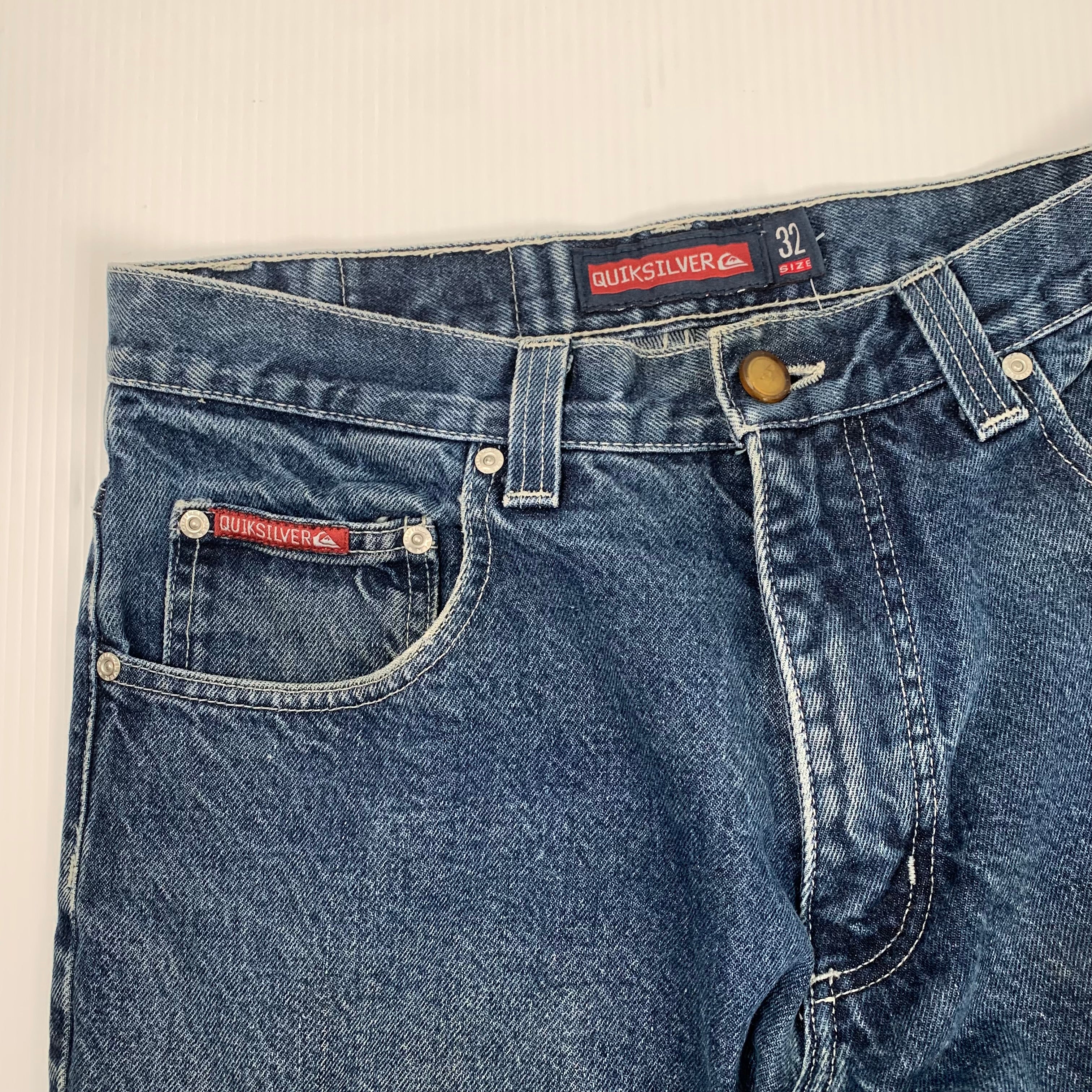 Vintage Quiksilver Loose Cut Medium Wash Denim 32