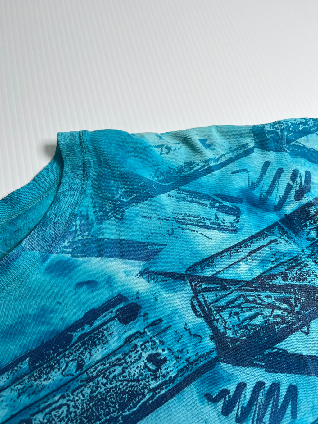 Vintage Ocean Blue AOP Tee L
