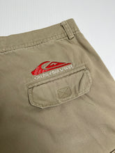 Load image into Gallery viewer, Vintage Quiksilver Cargo Shorts 38
