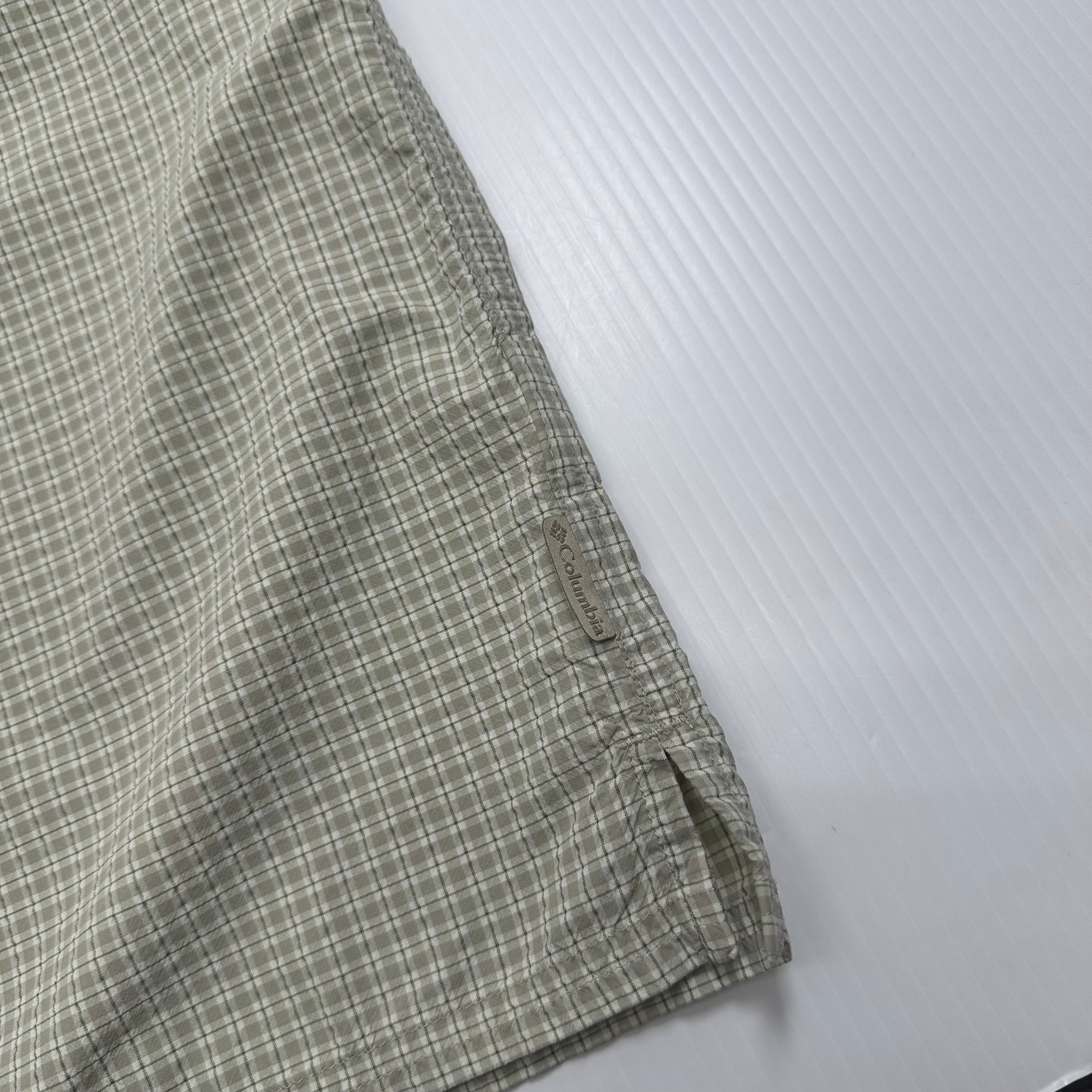 Columbia Titanium Plaid Short Sleeve Button Up Shirt M