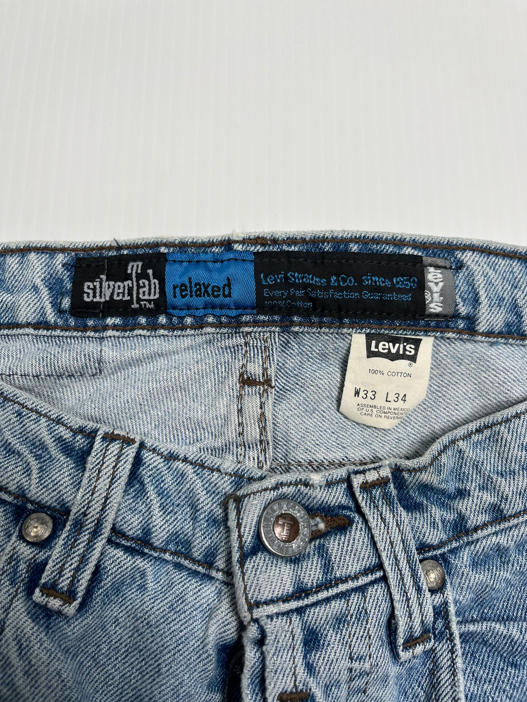 Vintage Levi's SilverTab Relaxed Light Wash Denim 30