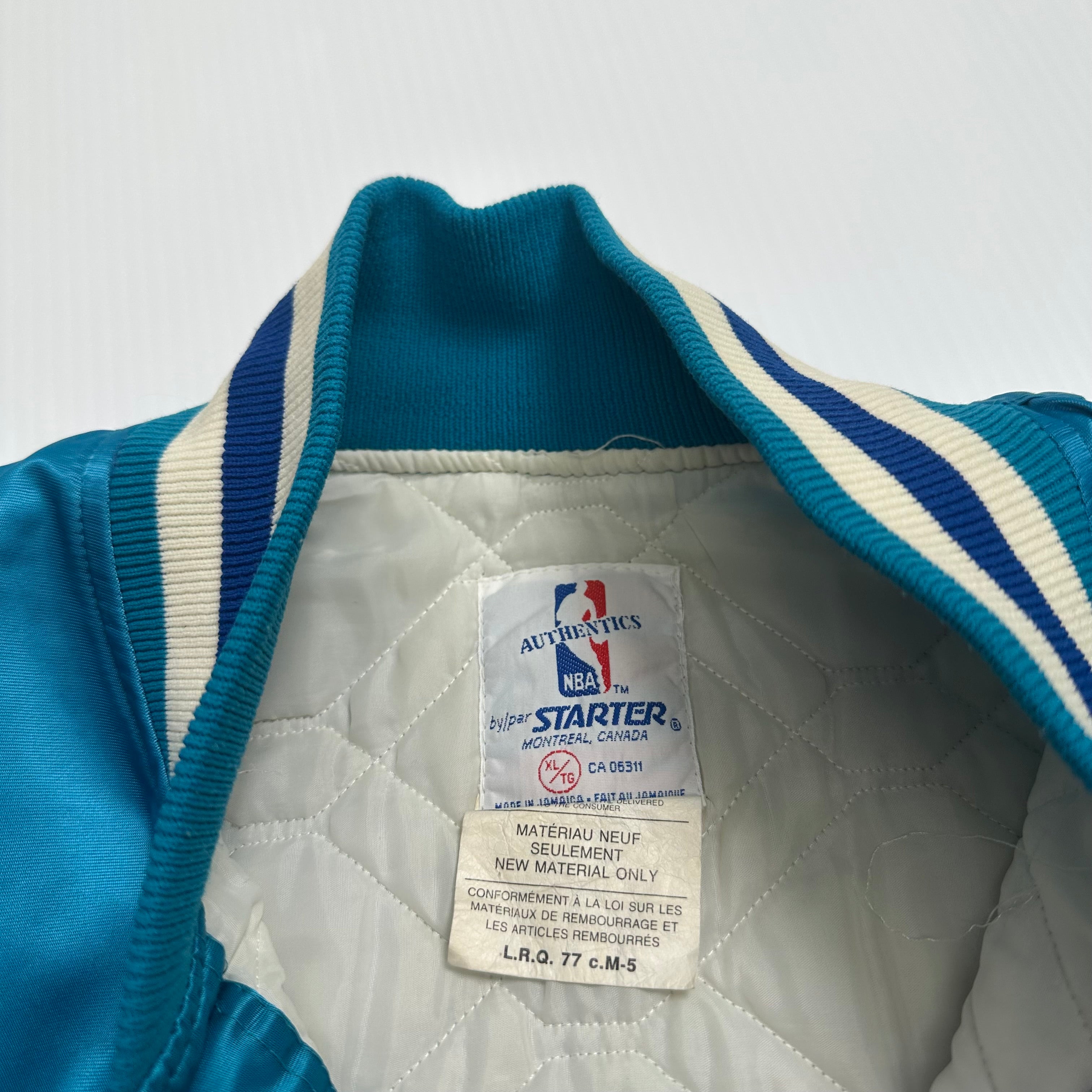 Vintage Starter Charlotte Hornets Satin Jacket XL