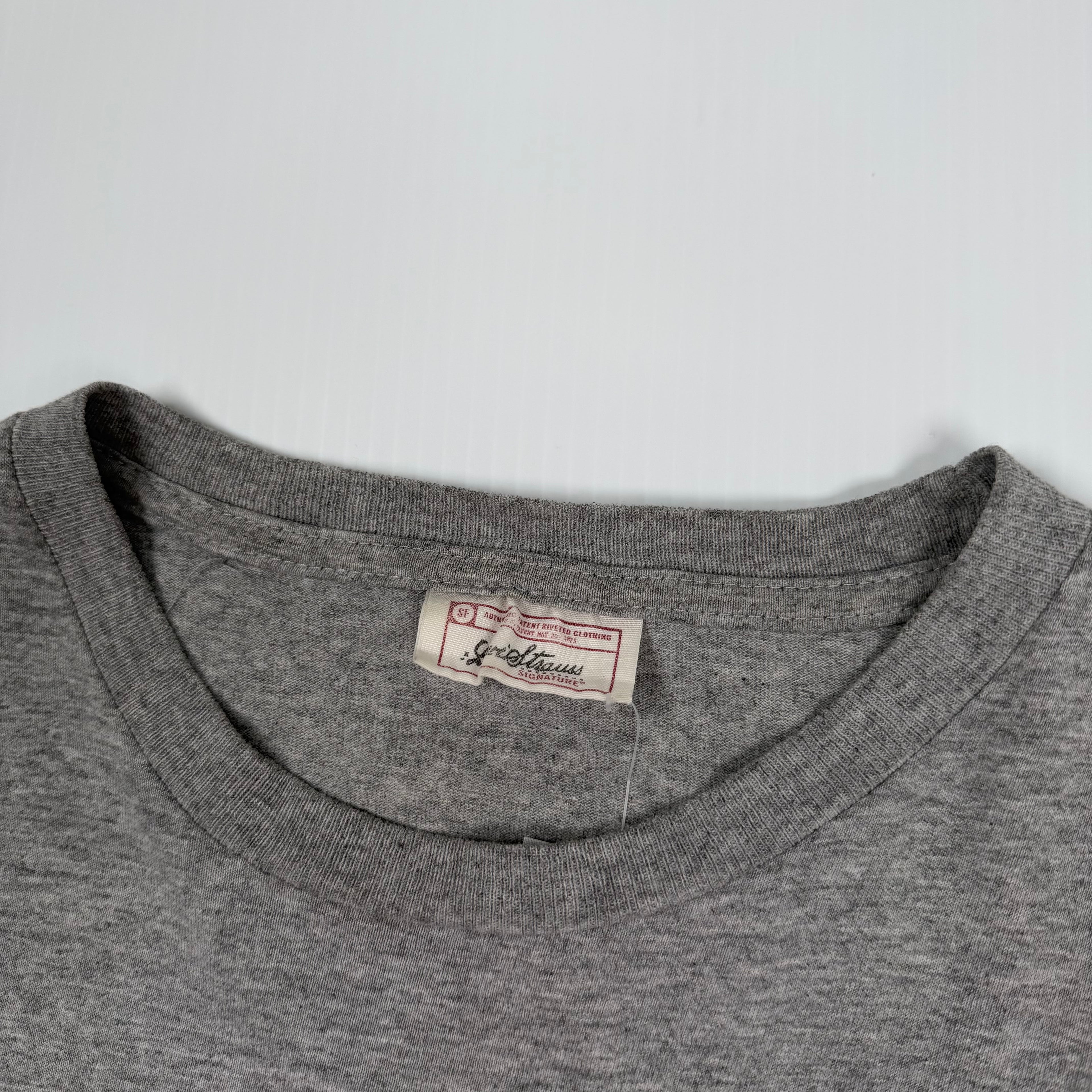 Levi Strauss Signature Dog Graphic Tee S