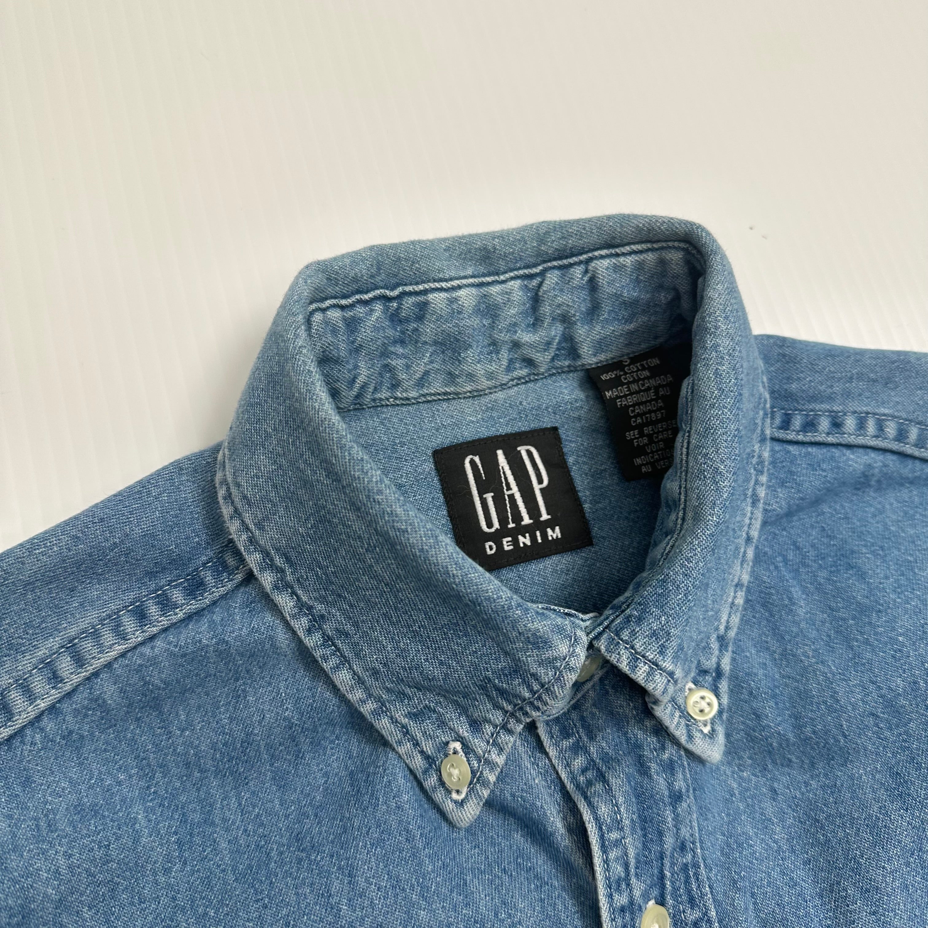 Vintage GAP Medium Wash Denim Button-Up Shirt S