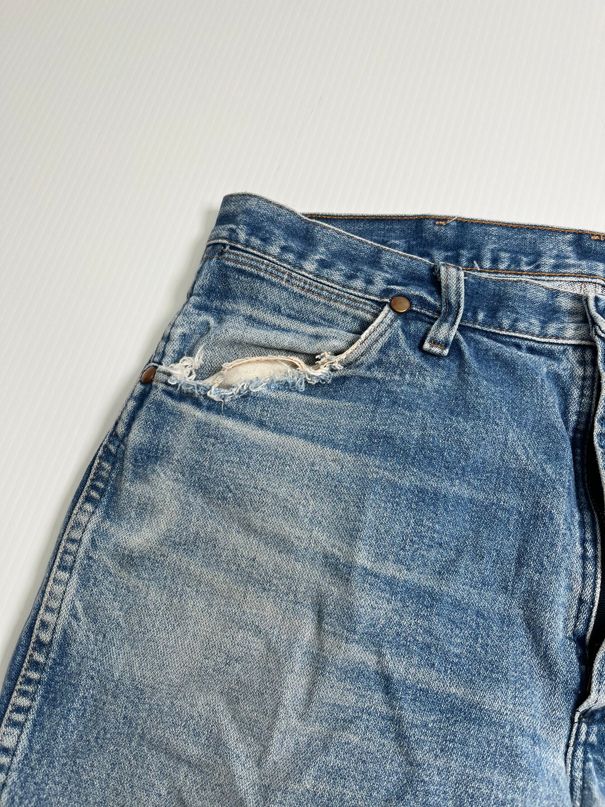 Vintage Wrangler Painted Light Wash Denim 34