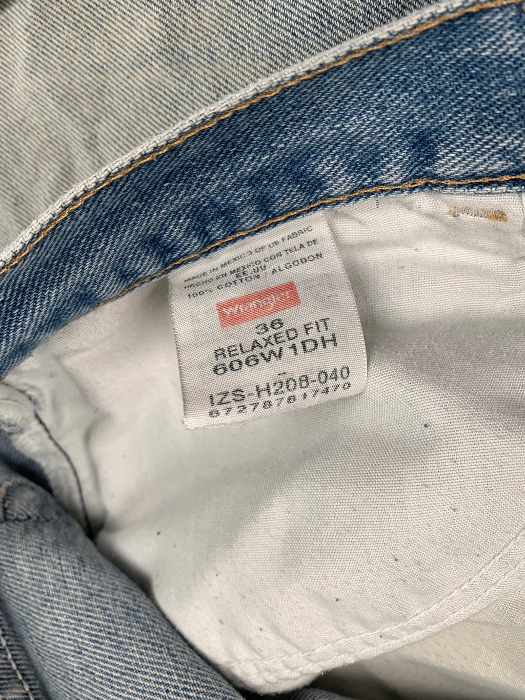Vintage Wrangler Light Wash Distressed Denim Shorts 36
