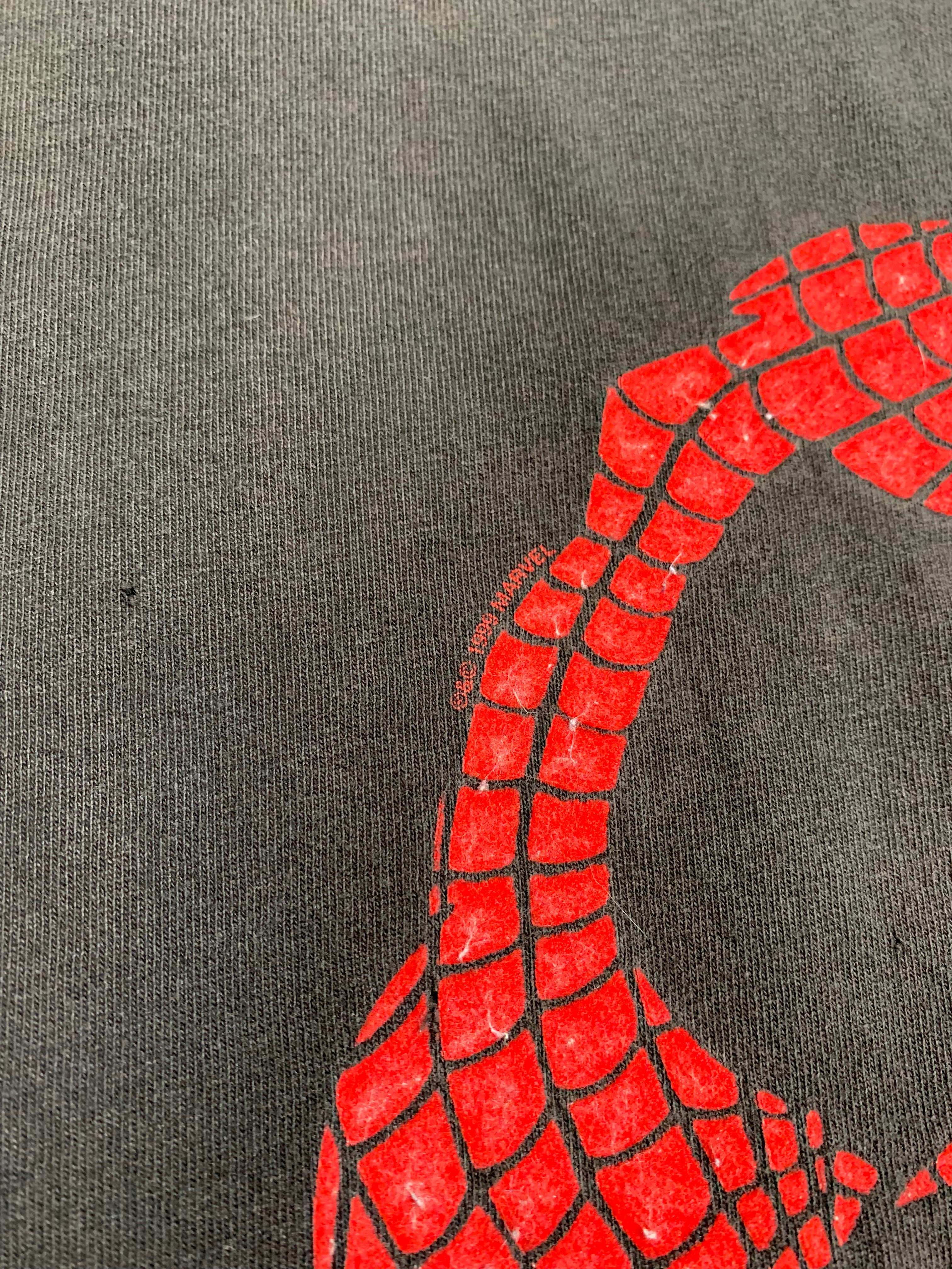 1999 Marvel Spiderman Velvet Graphic Tee L