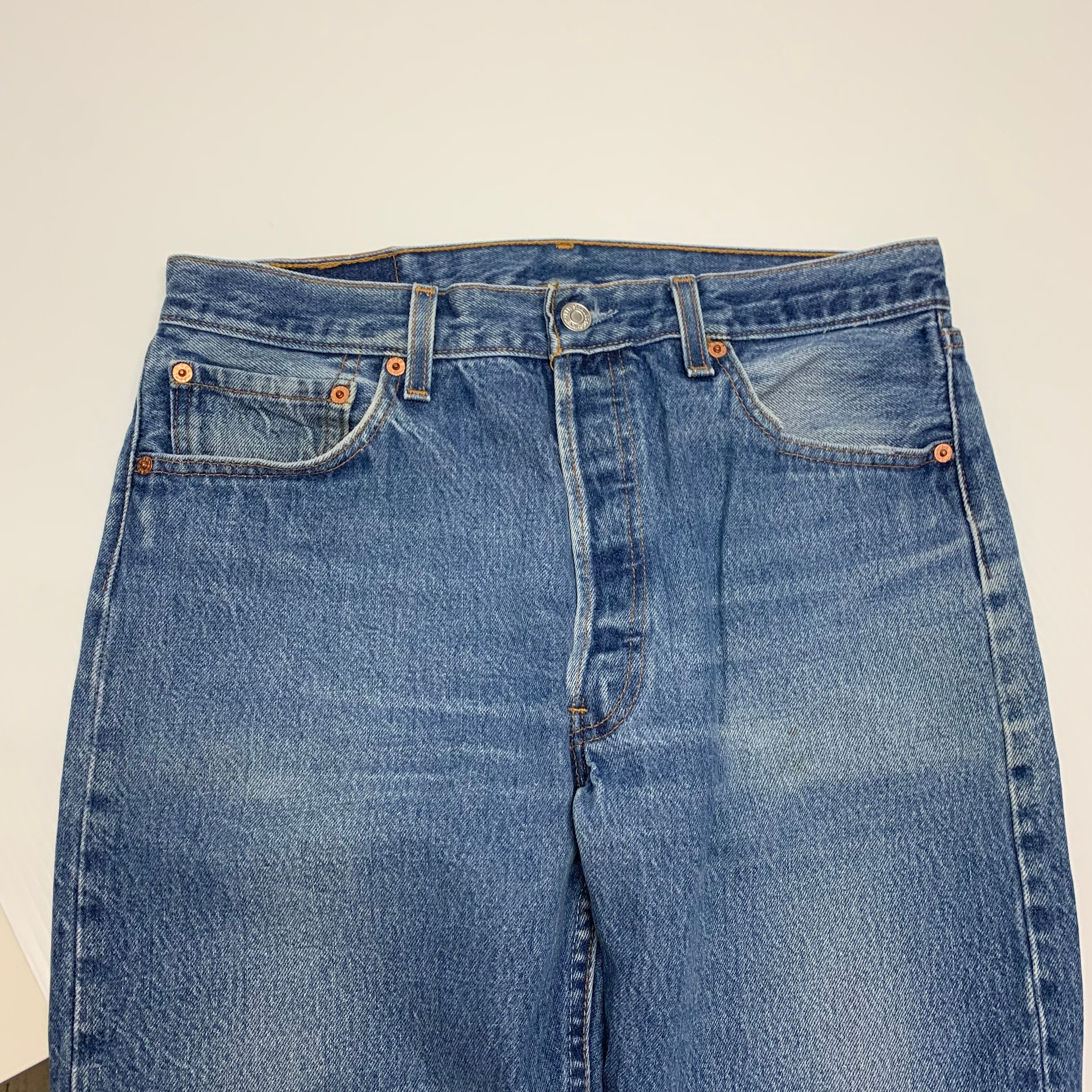 Vintage Medium Wash Levi’s 501 32x29