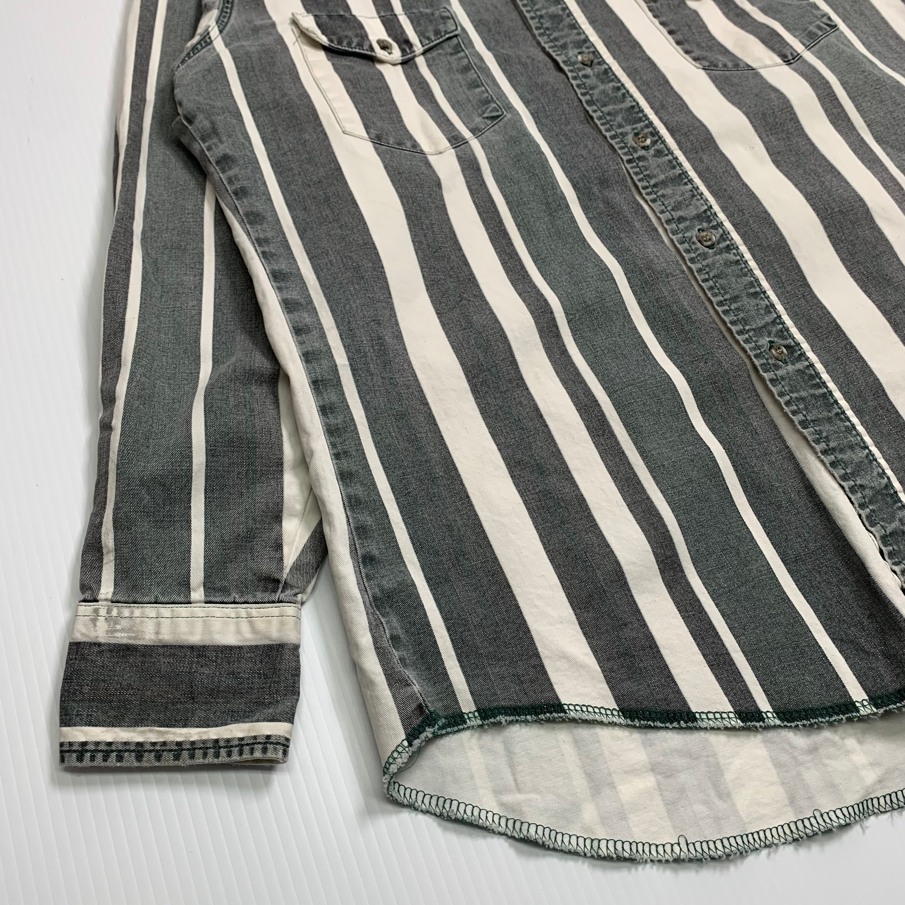 Vintage Wrangler Striped Button-Up Shirt M