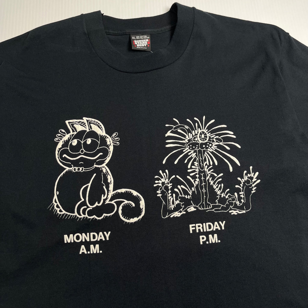 Vintage Garfield Friday vs. Monday Graphic Tee XL