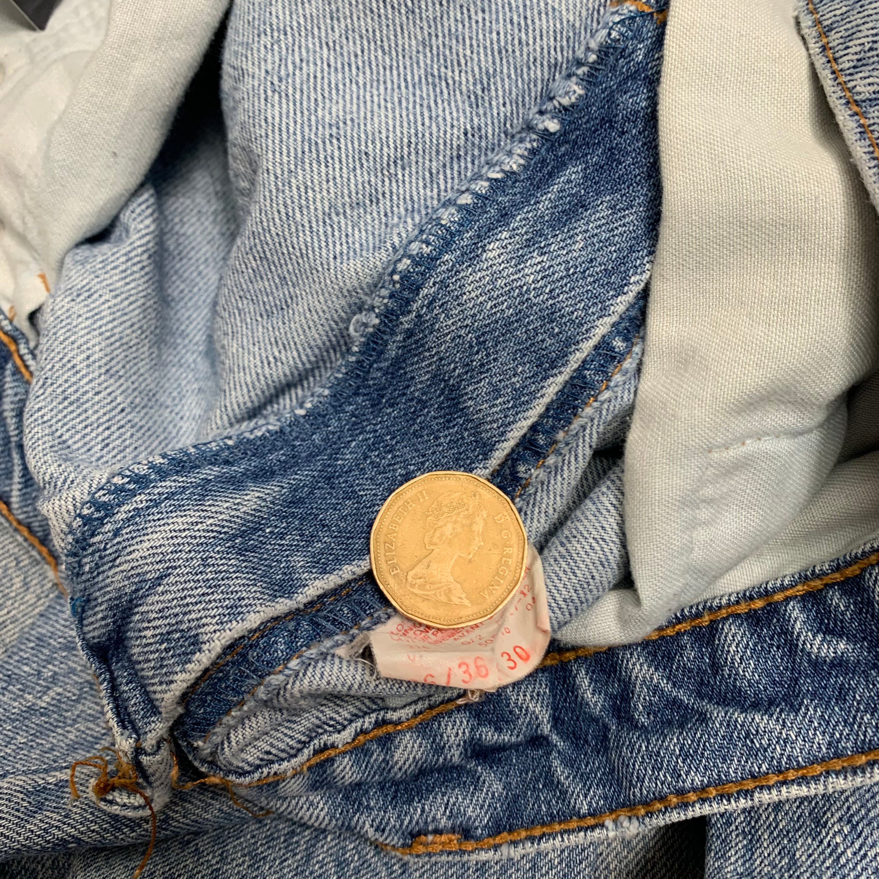 Vintage Levi’s Light Wash Denim 32