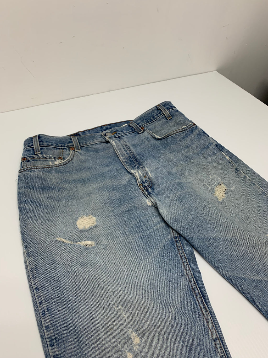Vintage Light Wash Levi’s 505 36