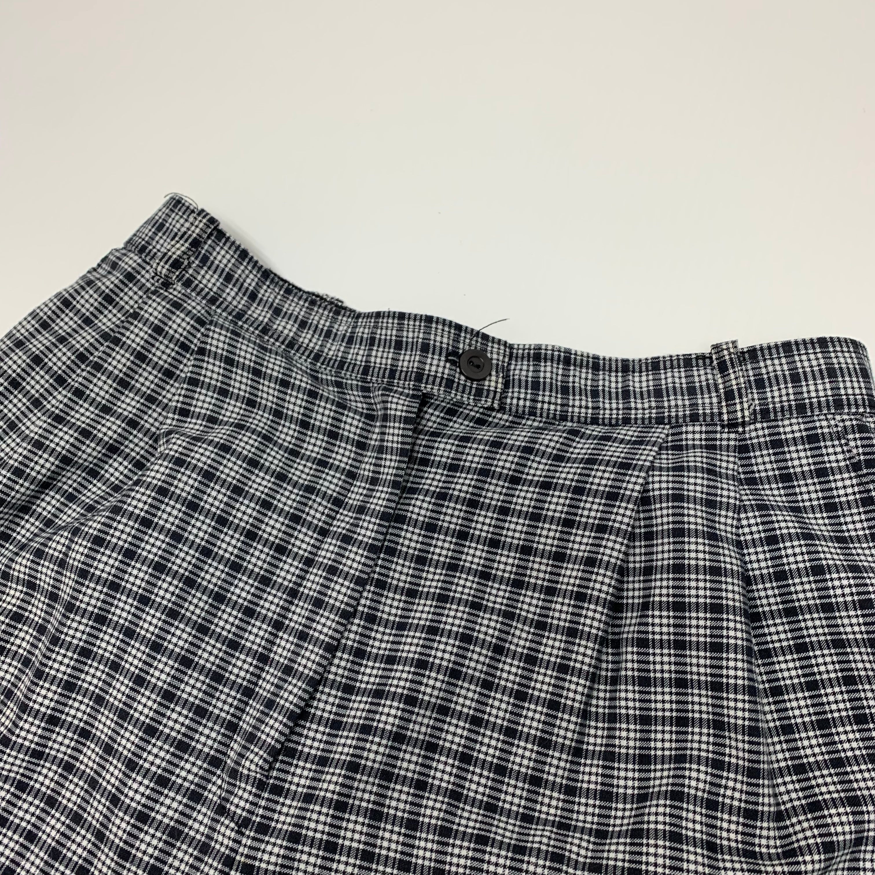 Vintage High Waisted Plaid Shorts 27W