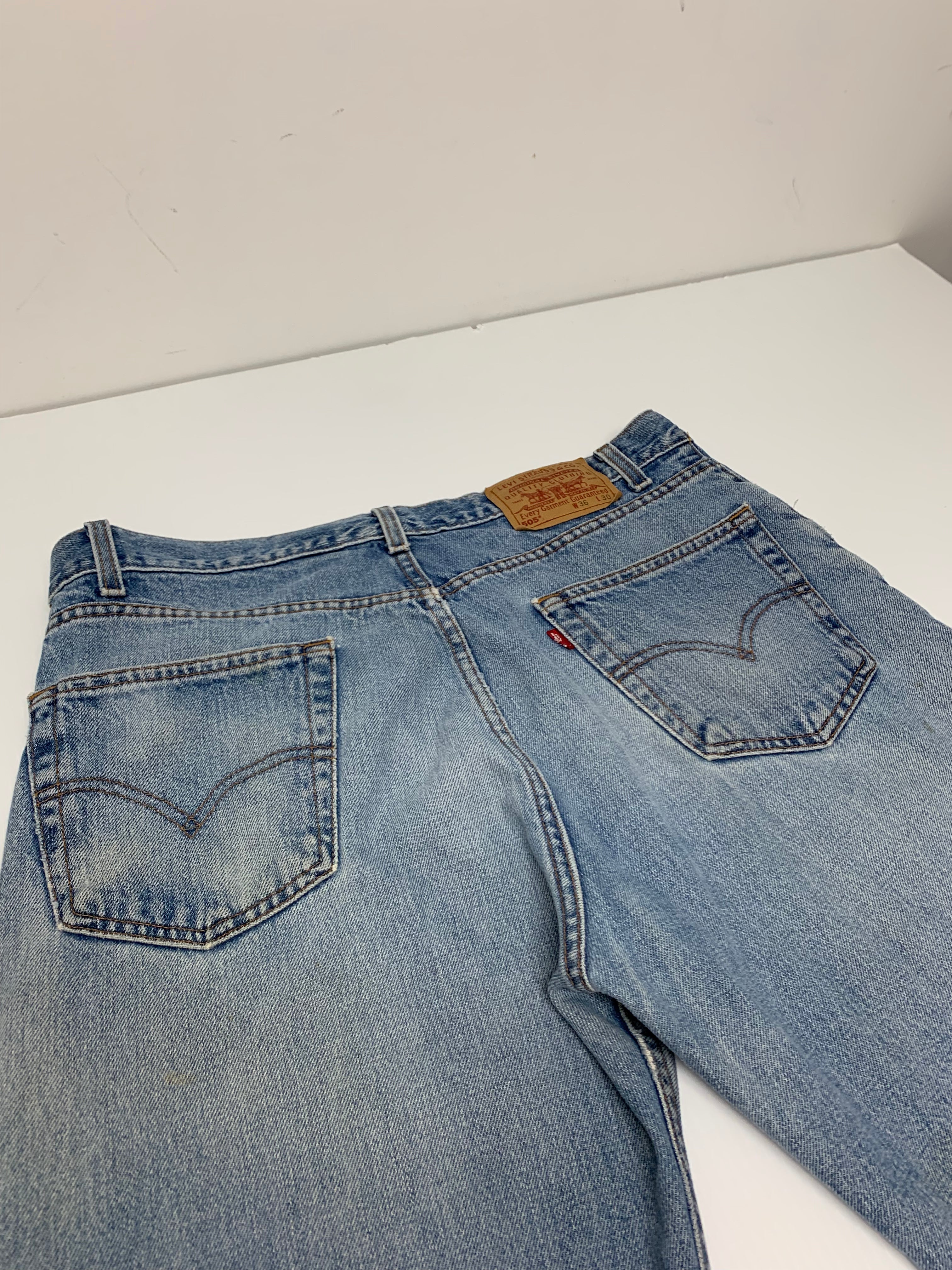 Vintage Light Wash Levi’s 505 36
