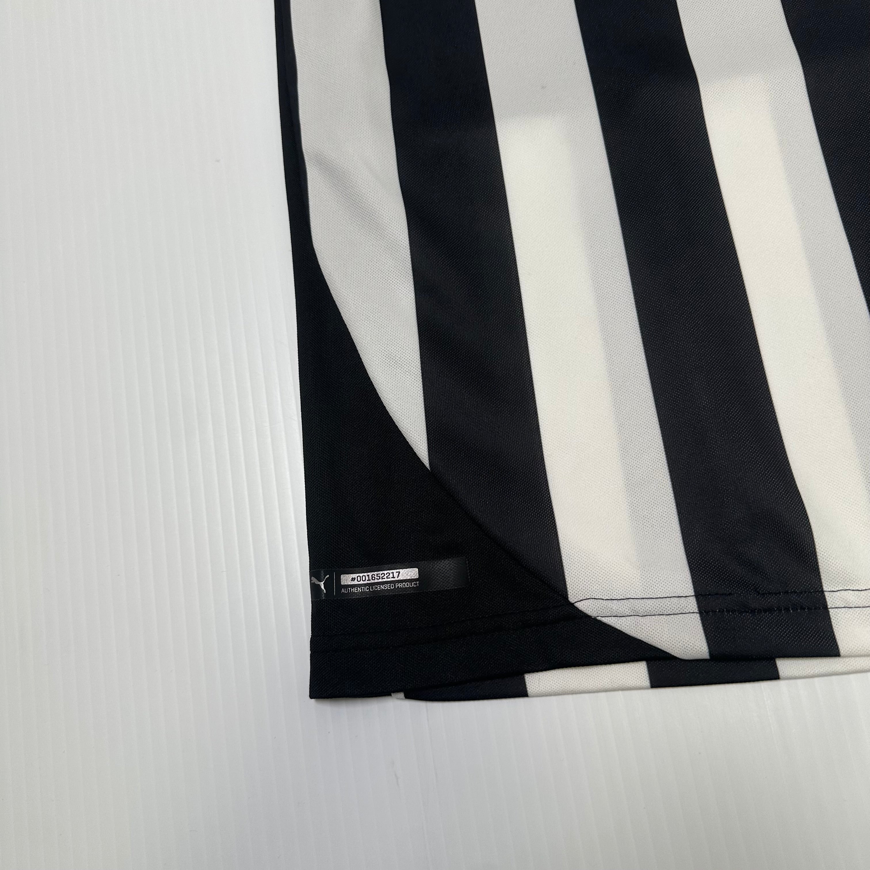 2014-15 Puma Newcastle United Home Kit L