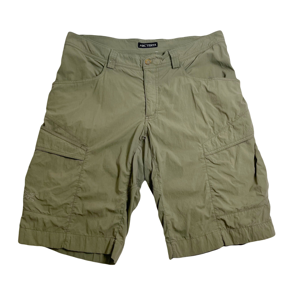 Arc'teryx Cargo Light Shorts 32
