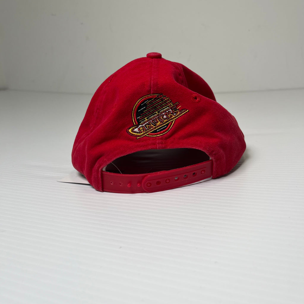 Vintage Sports Specialties Vancouver Canucks Snapback Hat