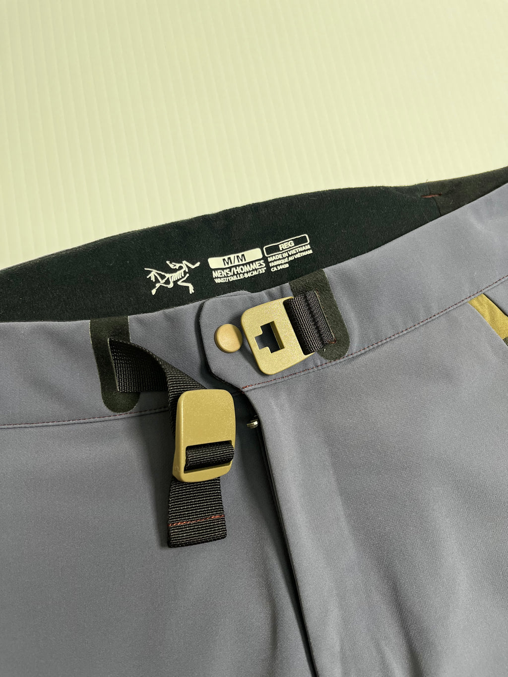 Arc'teryx Two-Tone Hiking Pants 34