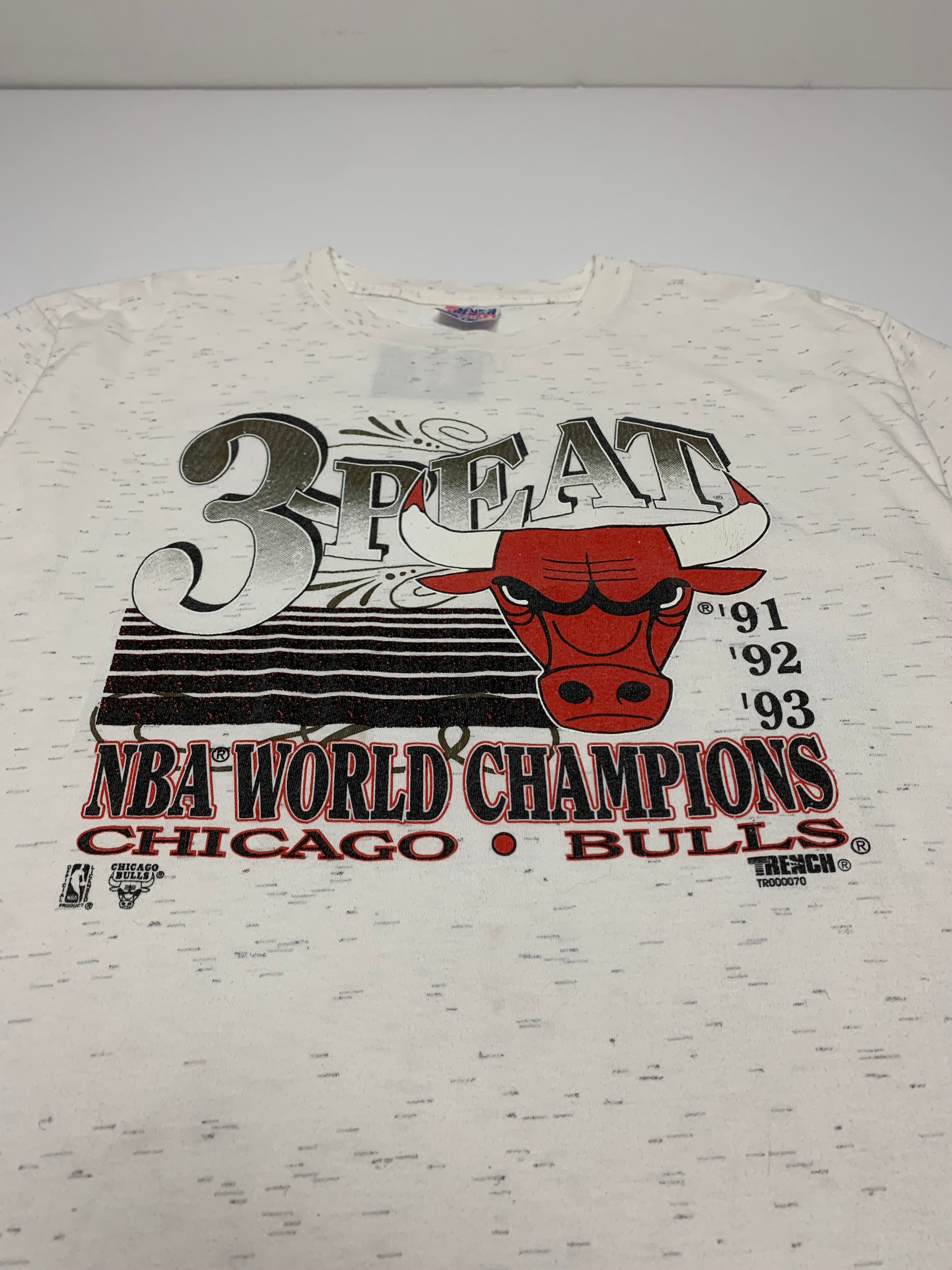 90's 3 Peat Chicago Bulls Tee XL