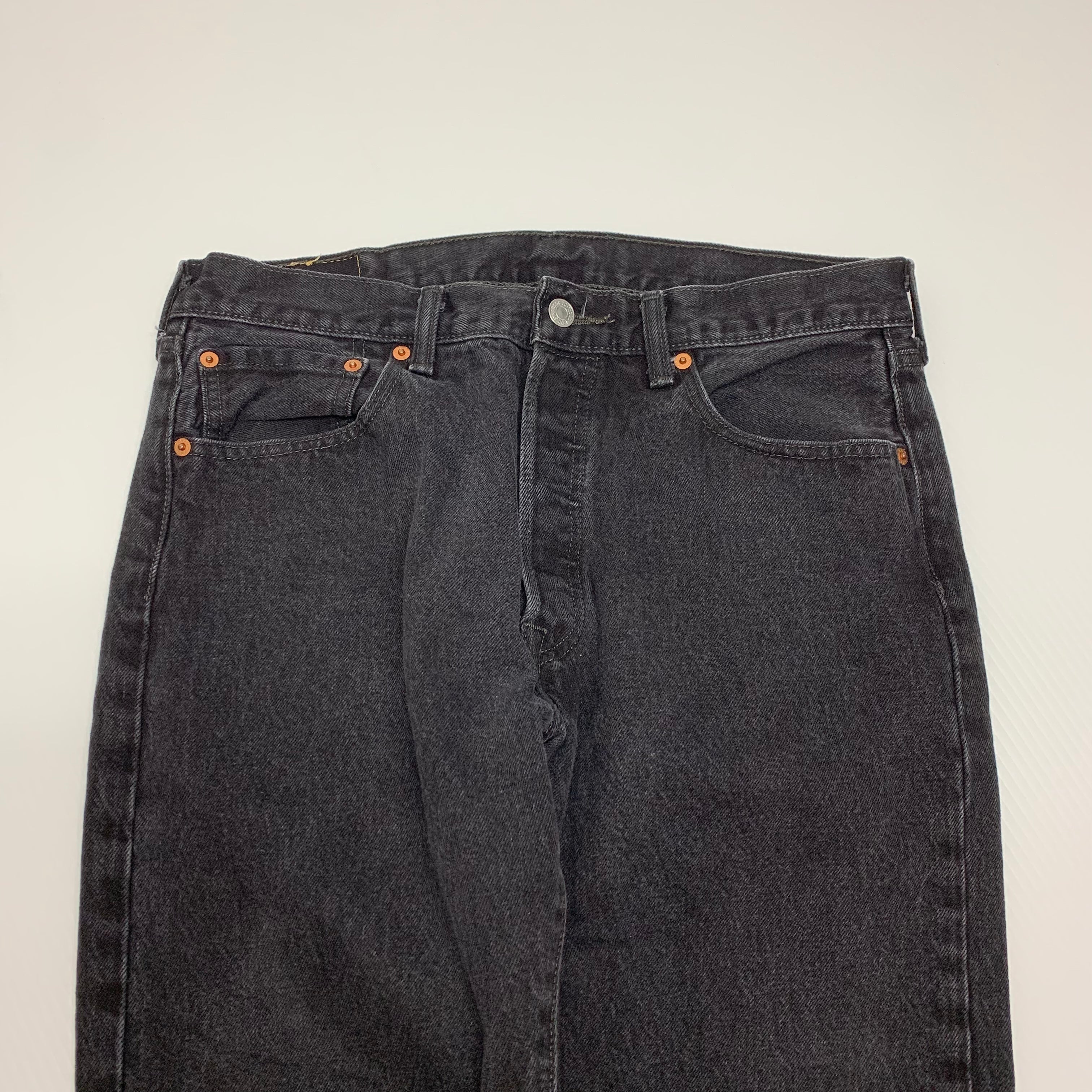 Black Levi’s 501 33x32