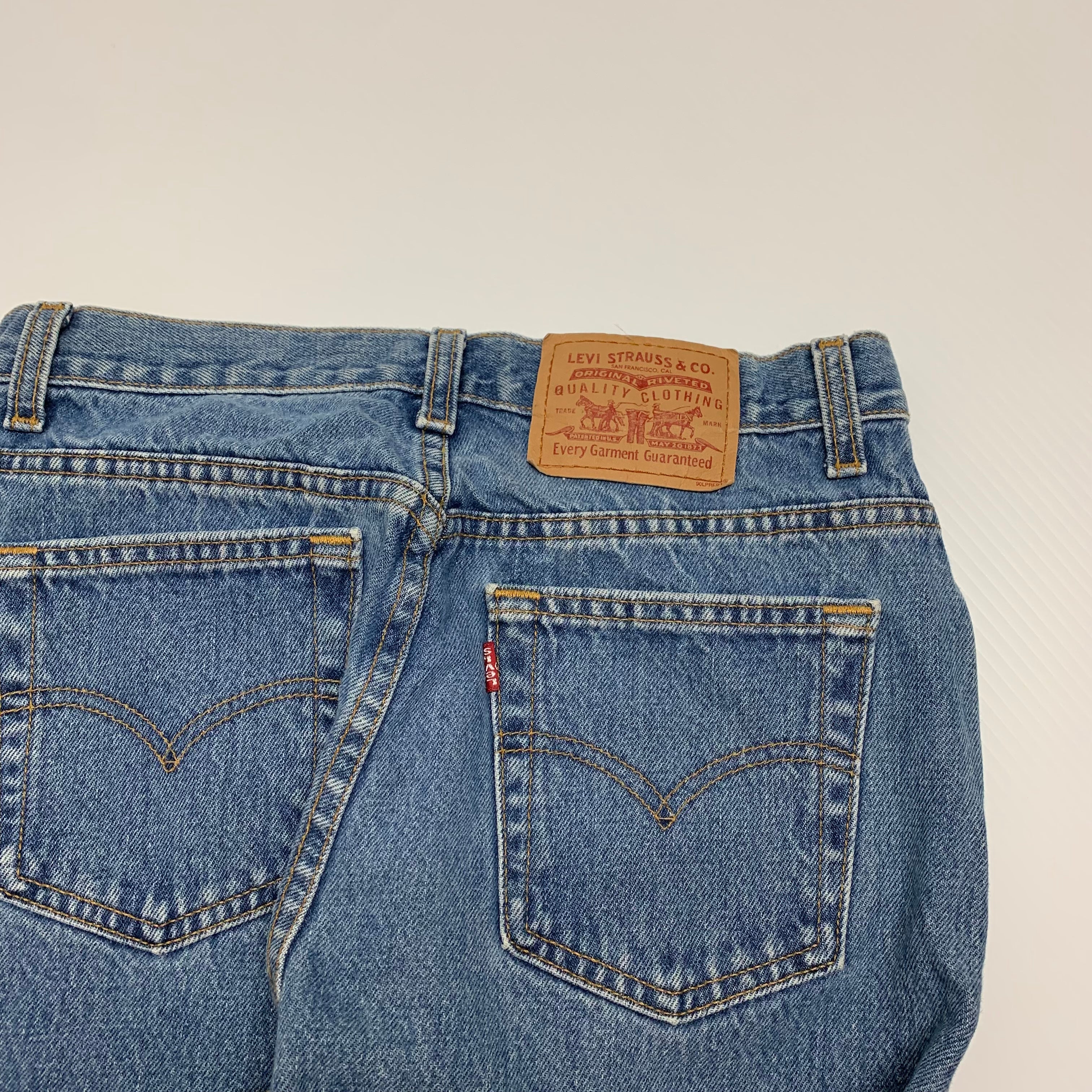 Vintage Medium Wash Levi’s 512 28x31.5