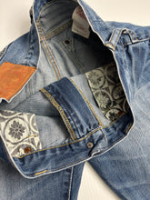 Load image into Gallery viewer, Evisu Faded Denim Shorts 34
