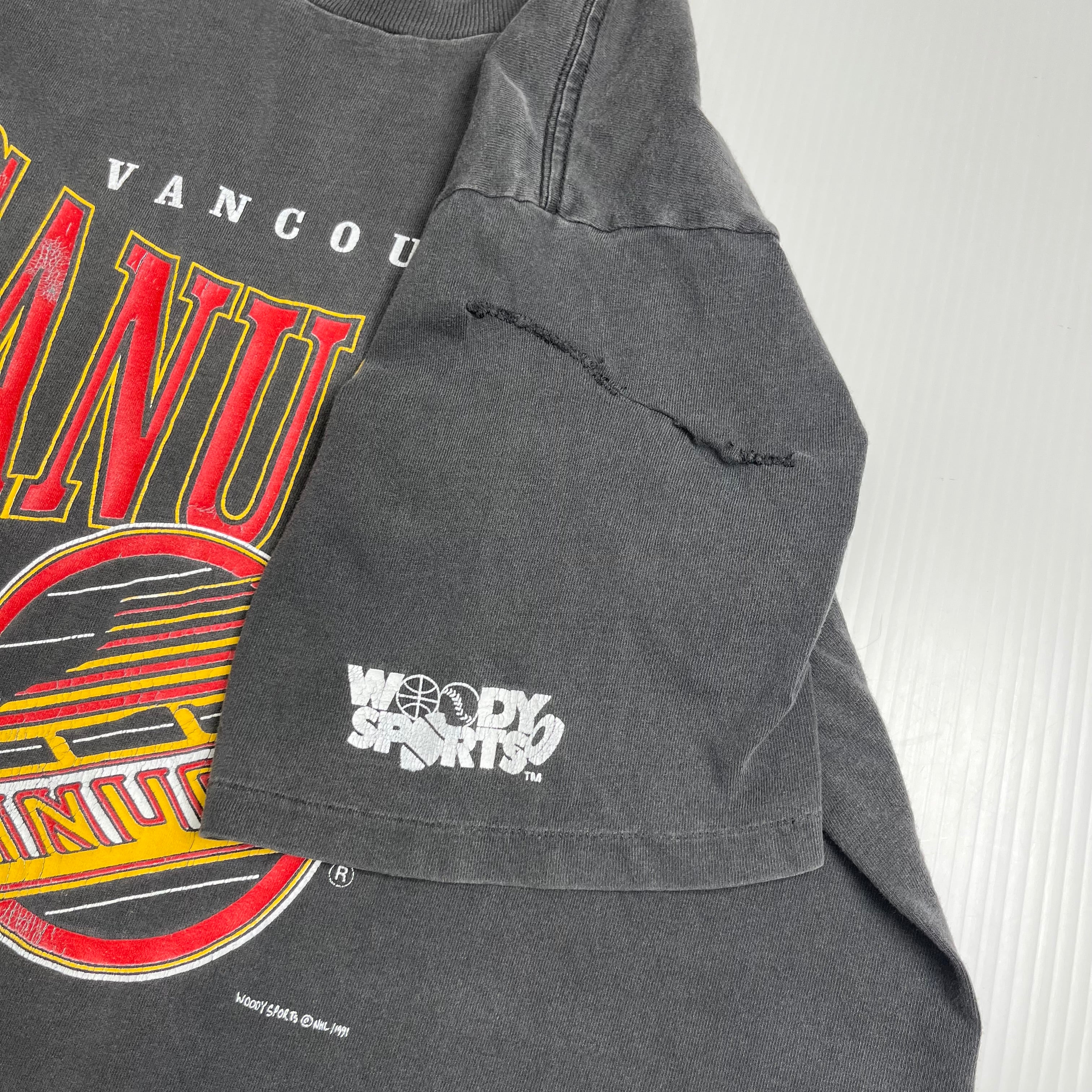 1991 Woody Sports Vancouver Canucks NHL Graphic Tee L