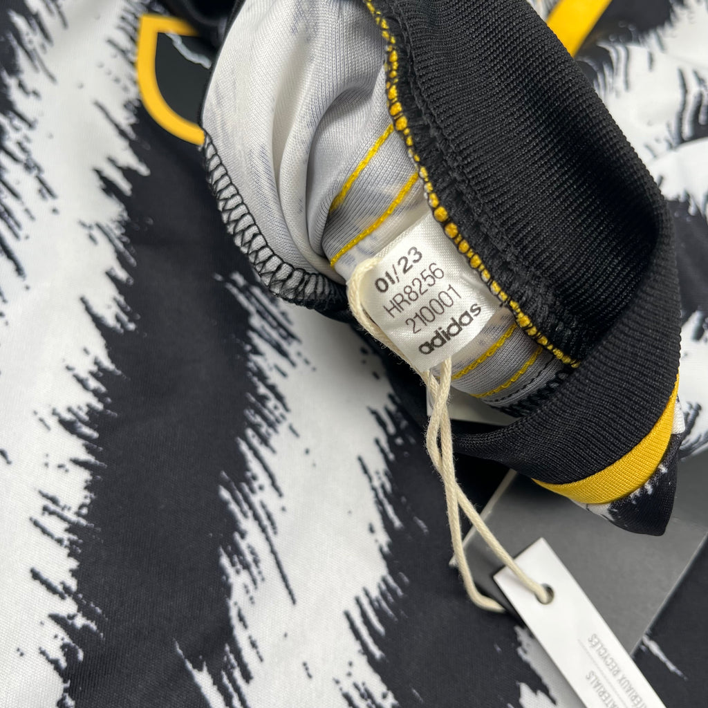2023-24 Juventus Home Kit M