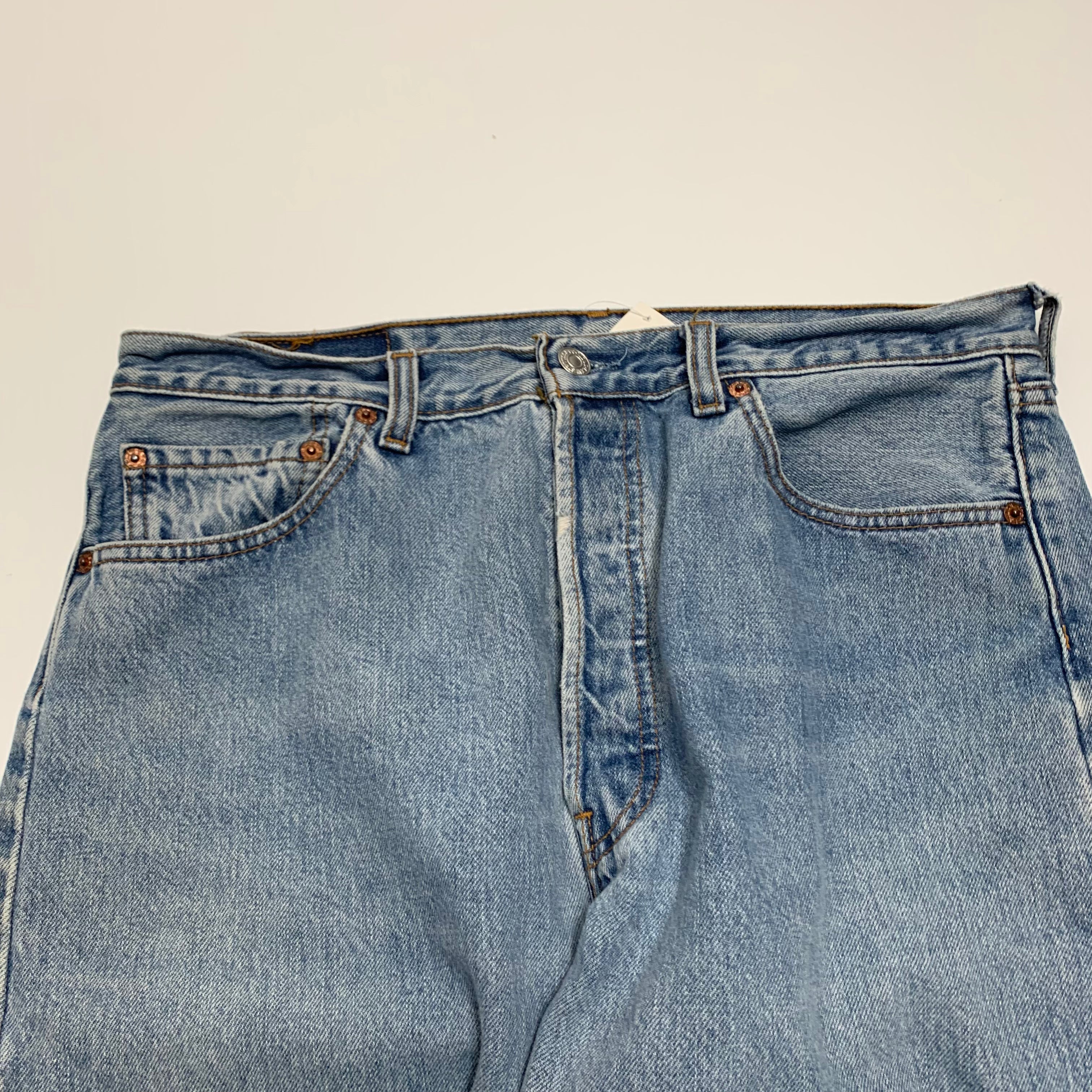 501 Light Wash Levi’s 33
